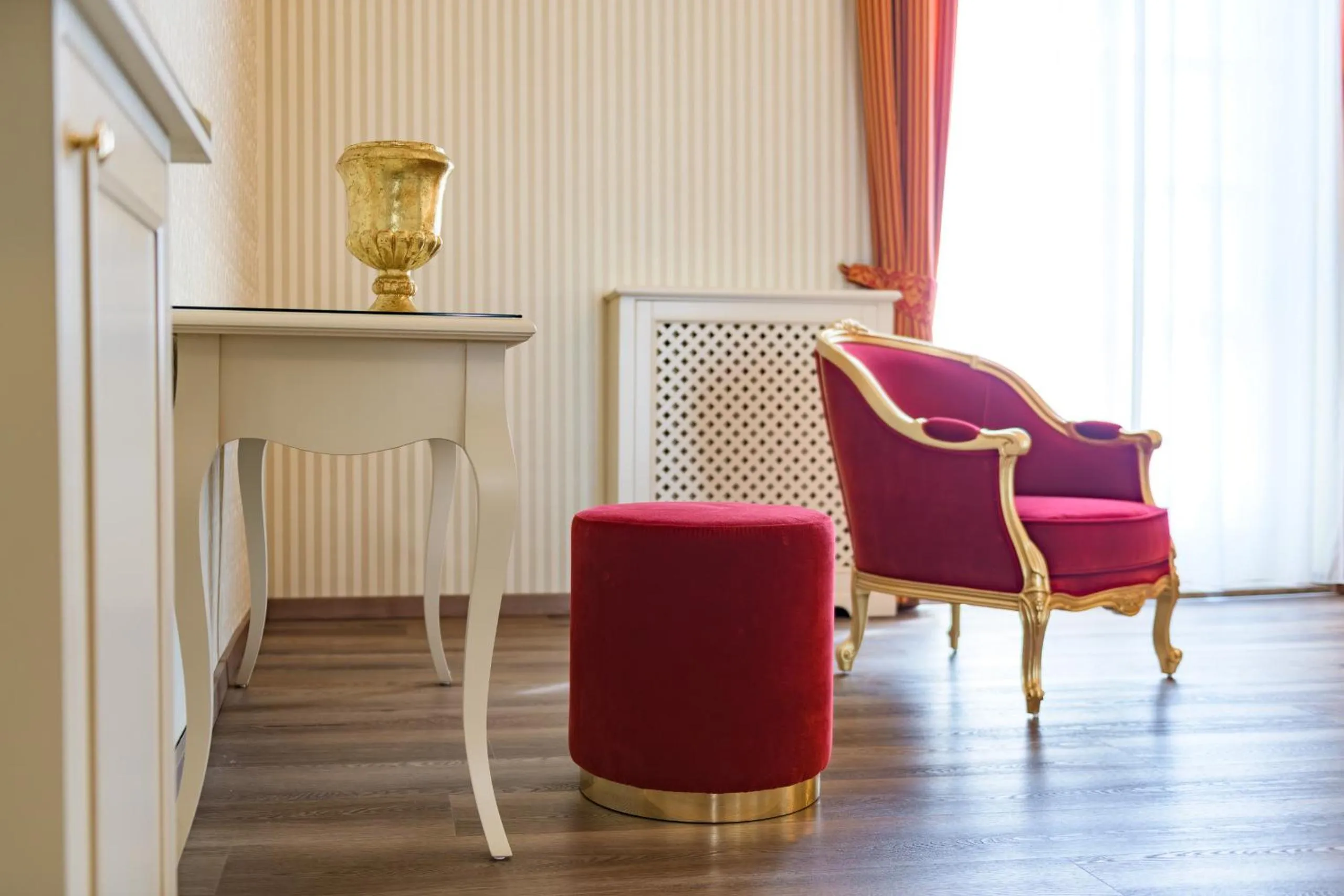 Living room in Regina del Garda Suite