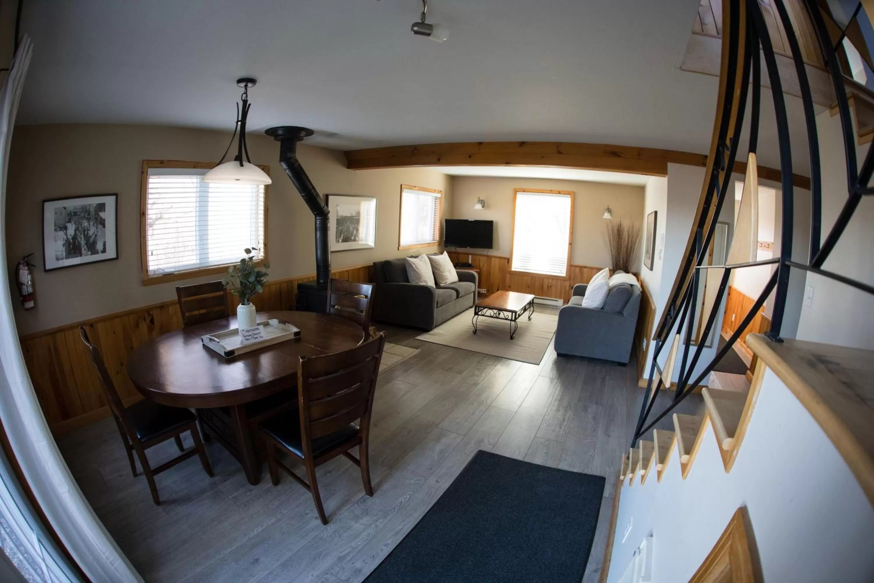 Seating Area in Le Montagnard, Auberge Hôtel & Chalets