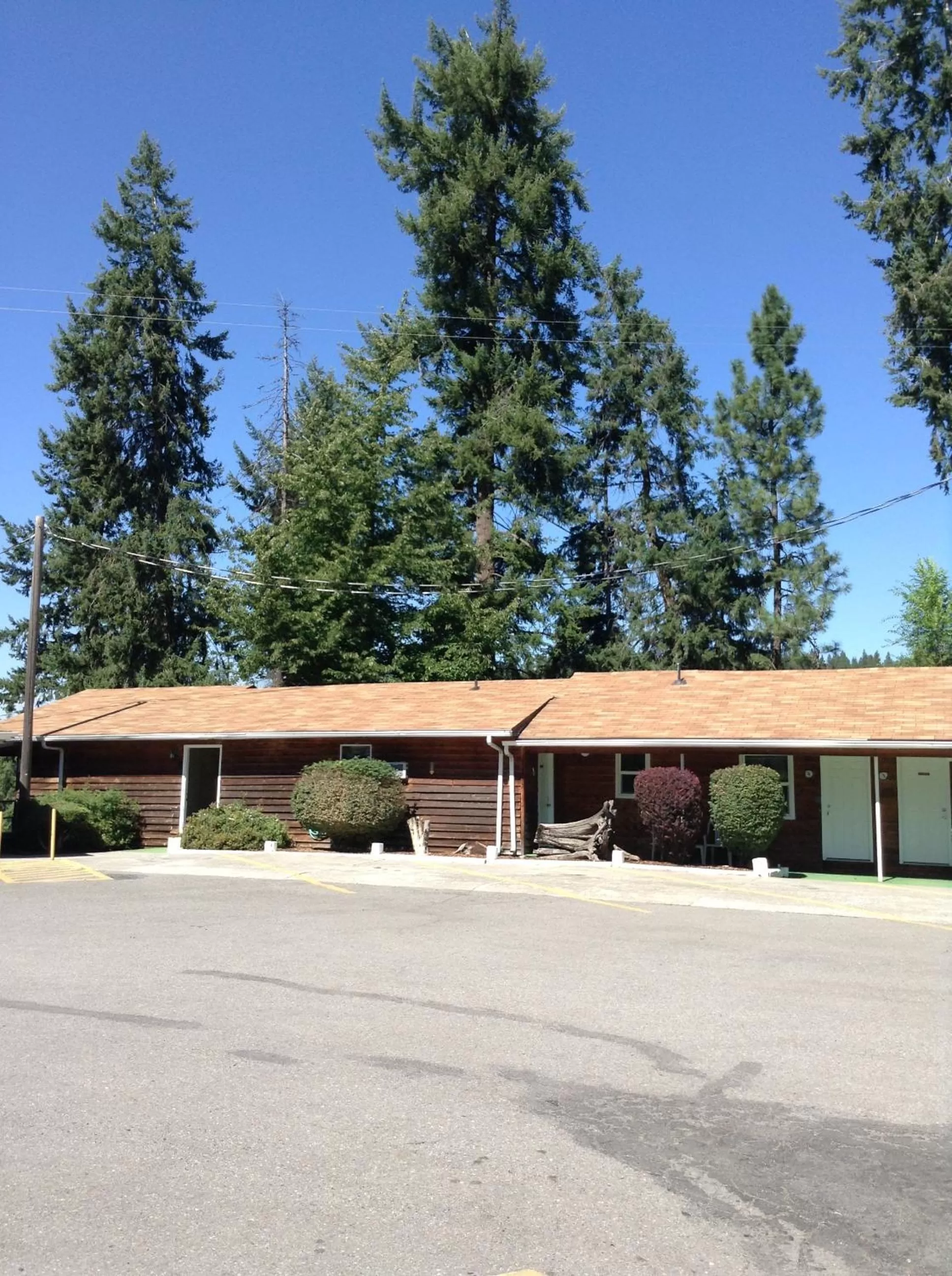 Facade/entrance in Bennett Bay Inn