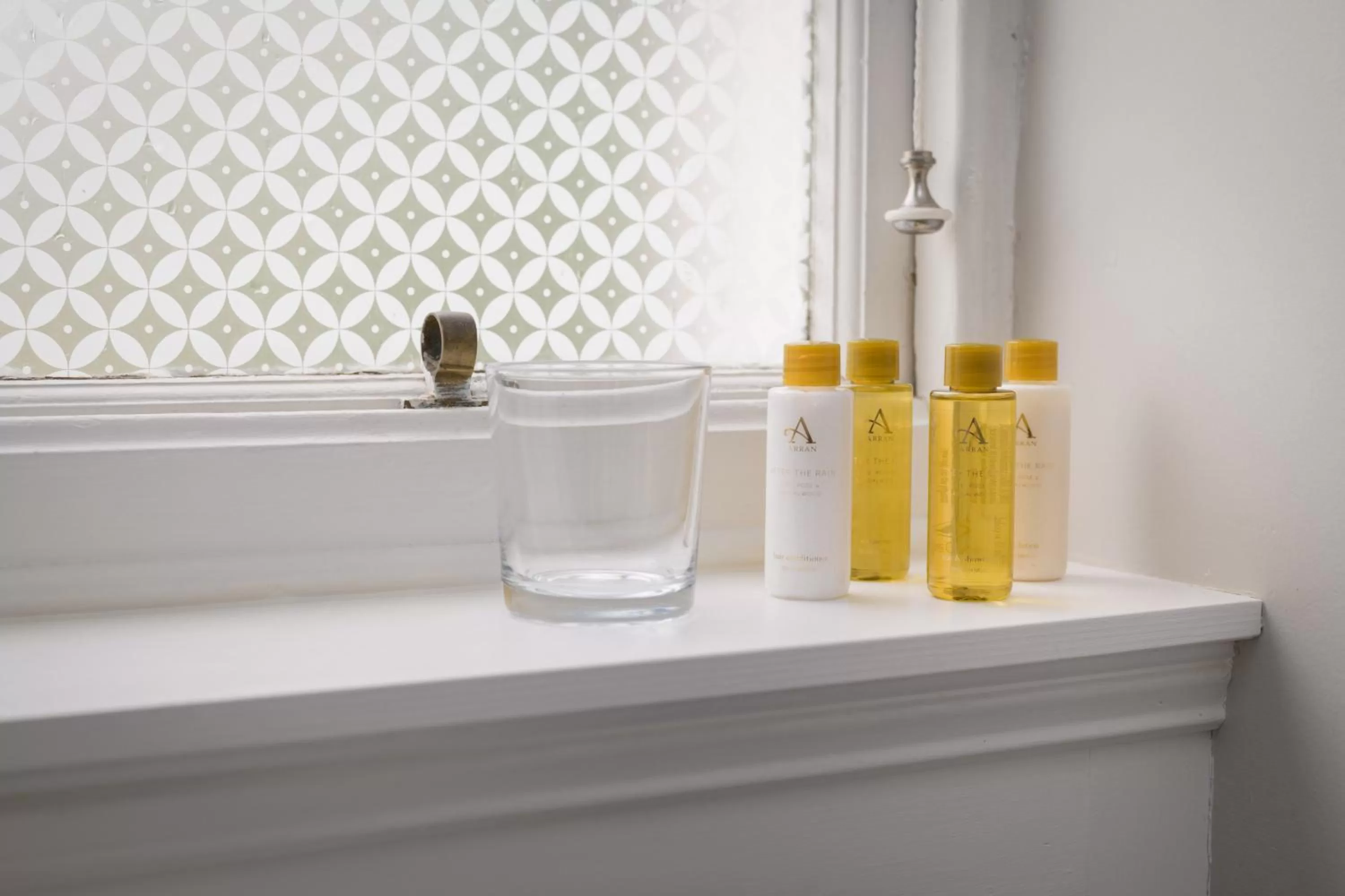 Bathroom in Lys-Na-Greyne Country House