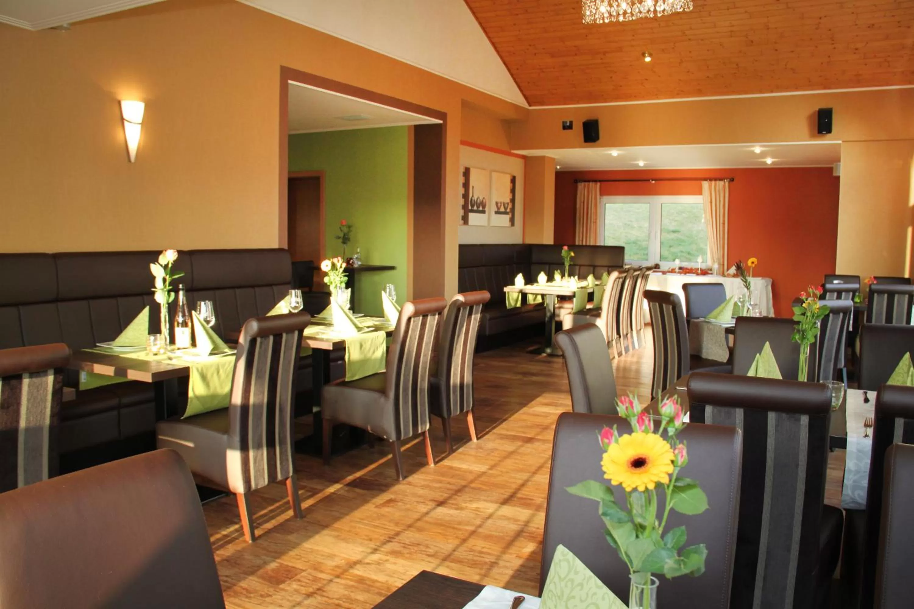 Restaurant/places to eat in Landhotel Karrenberg