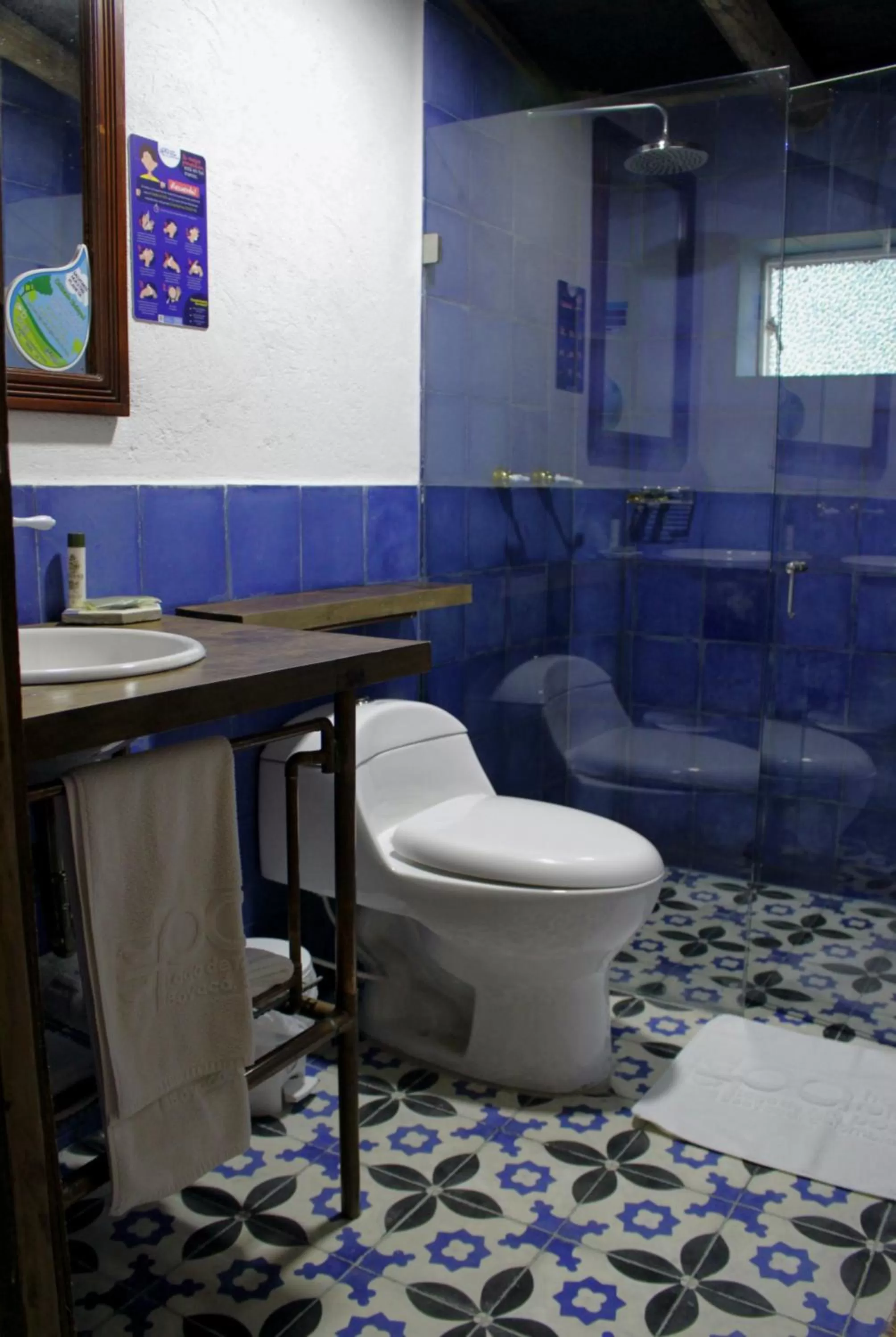 Bathroom in Hotel Refugio Pozo Azul