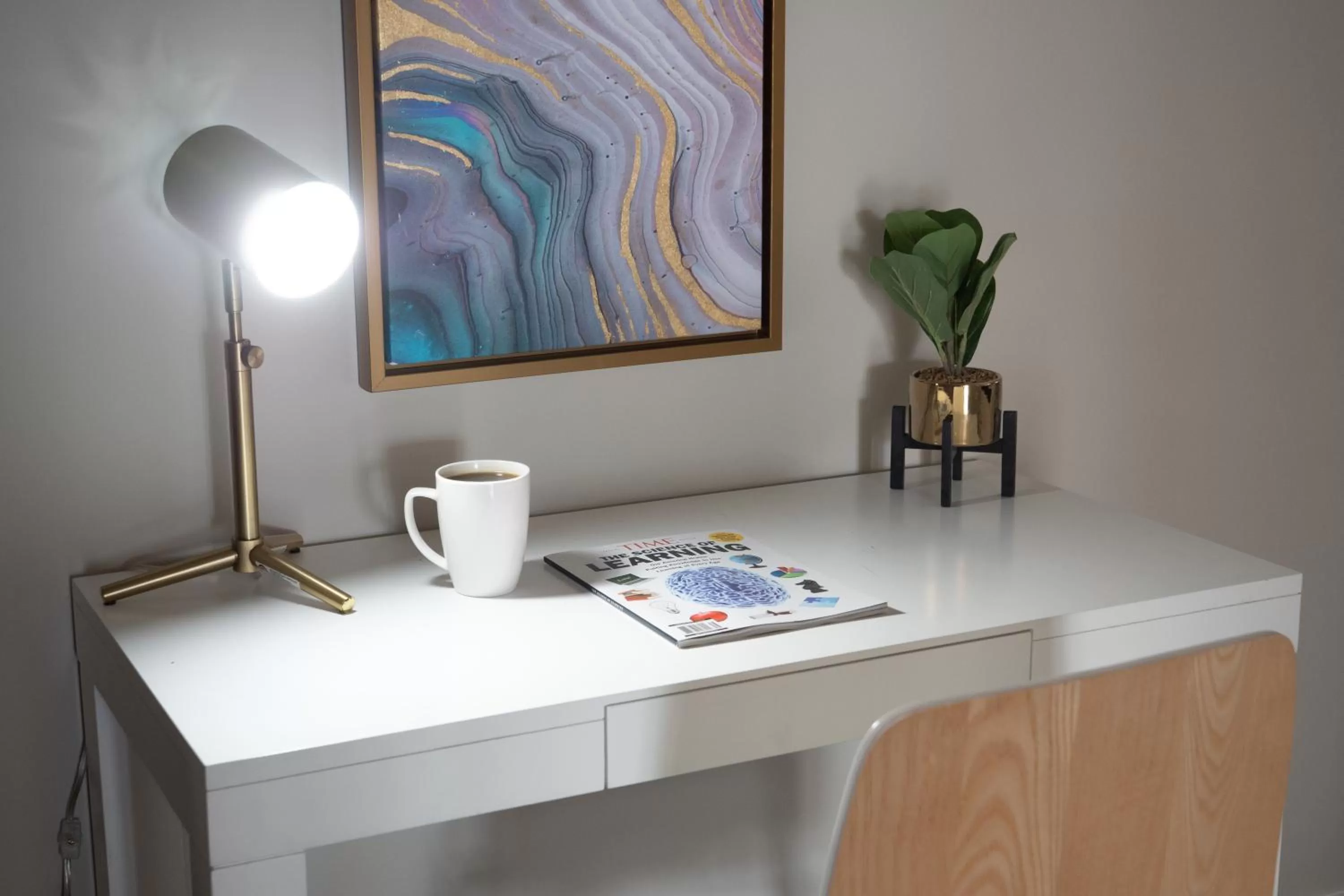 Seating area in Luxury Furnished Apartments by Hyatus Downtown at Yale