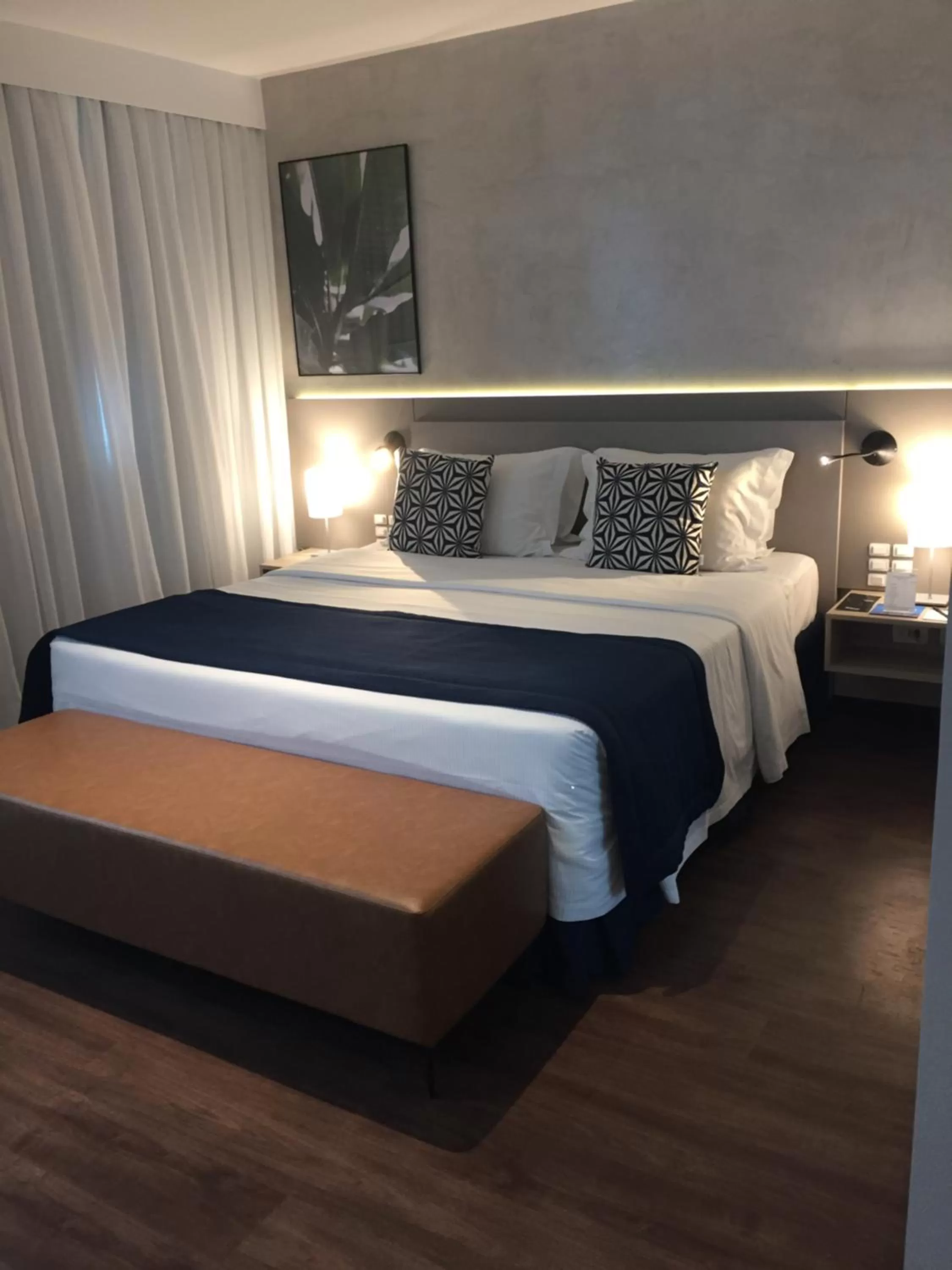 Bedroom, Bed in Blue Tree Premium Faria Lima