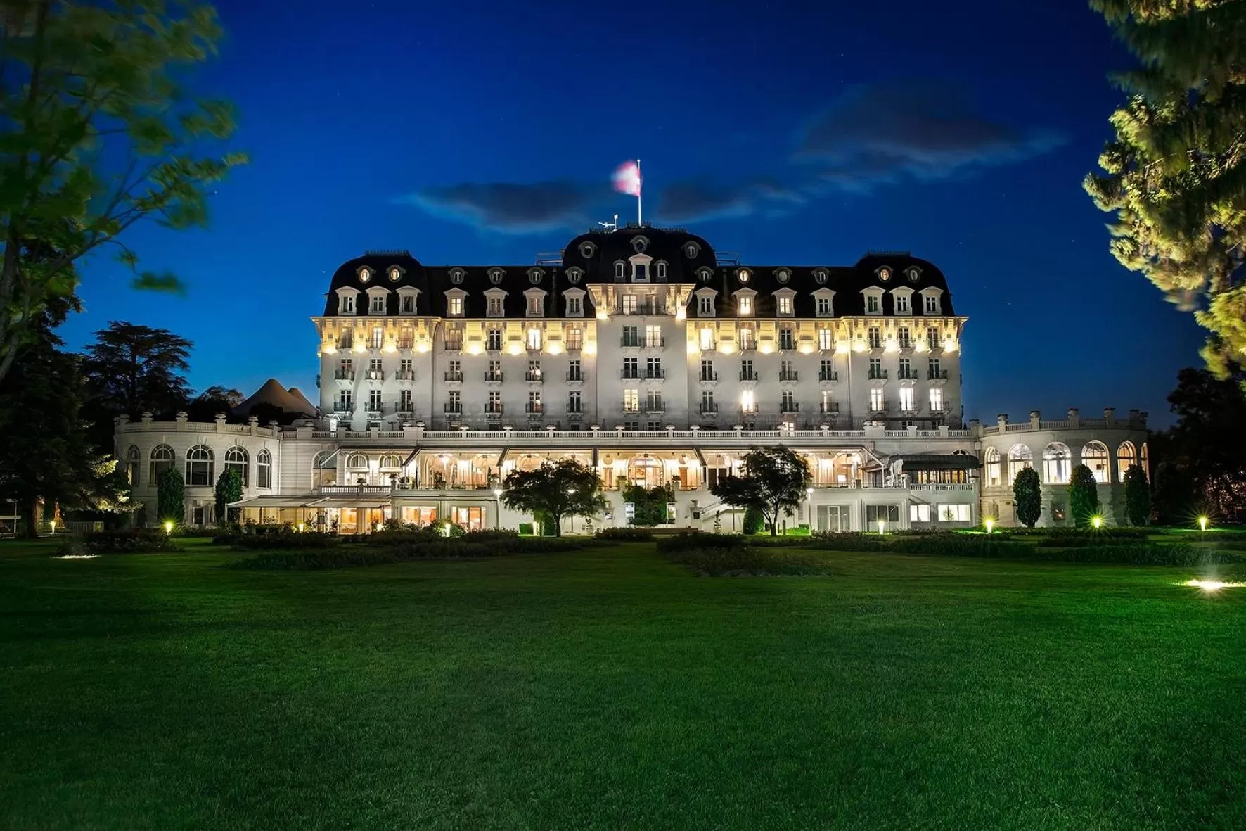 Facade/entrance in Impérial Palace