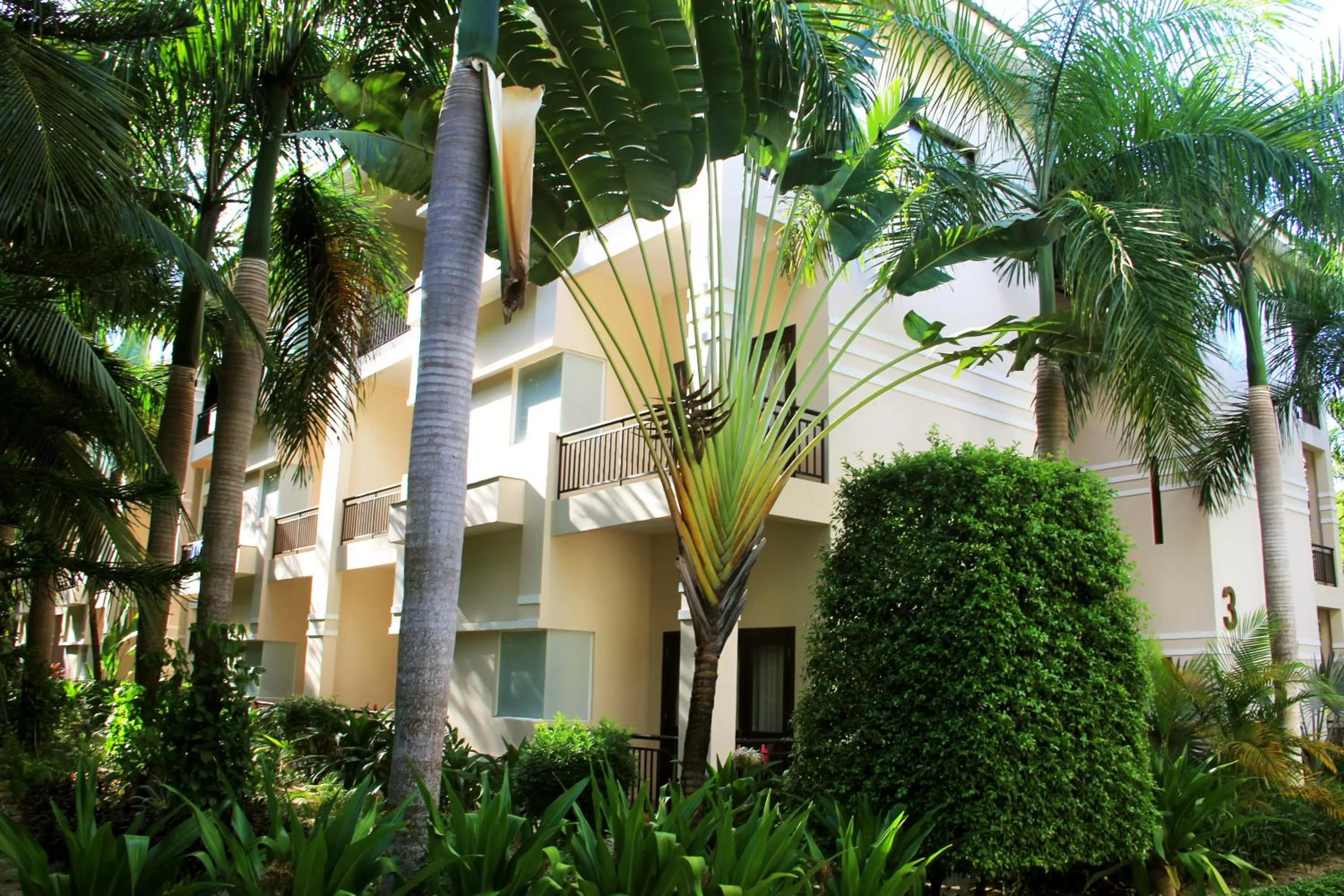 Property building in Diamond Bay Resort & Spa