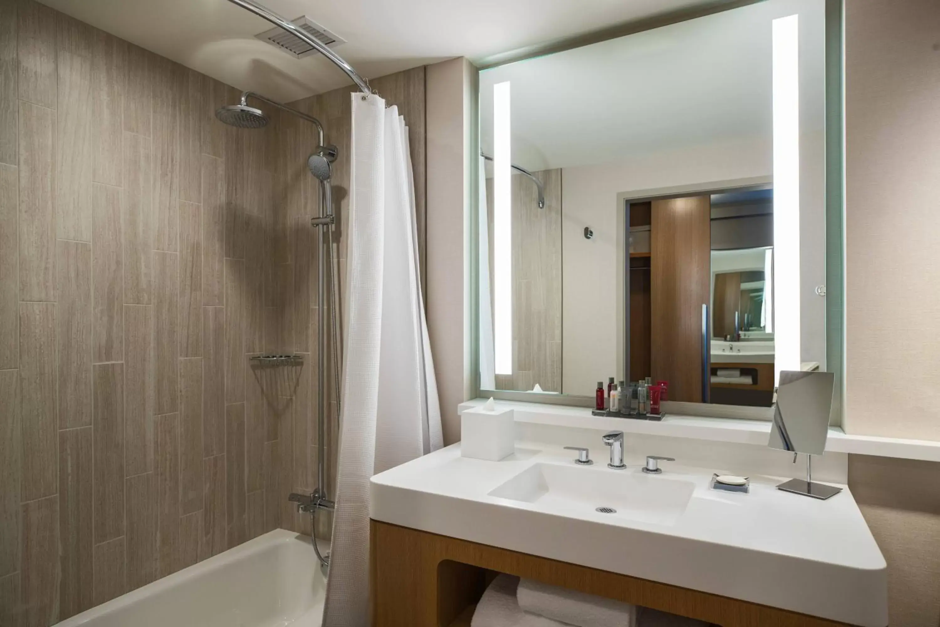 2 Queen Beds in Marriott Marquis Chicago 2 Queen Beds in Marriott Marquis Chicago