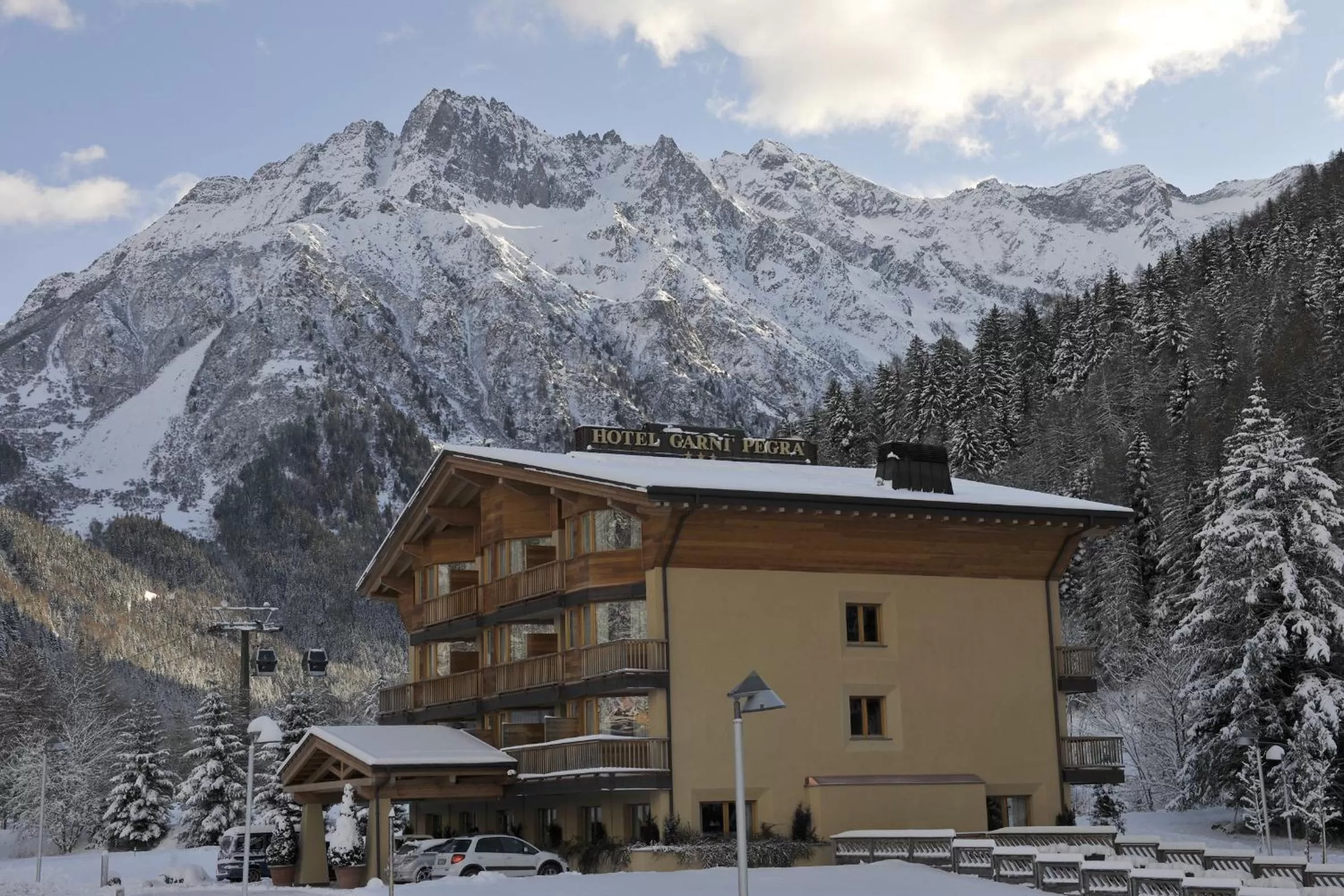 Facade/entrance in Hotel Garni Pegrà