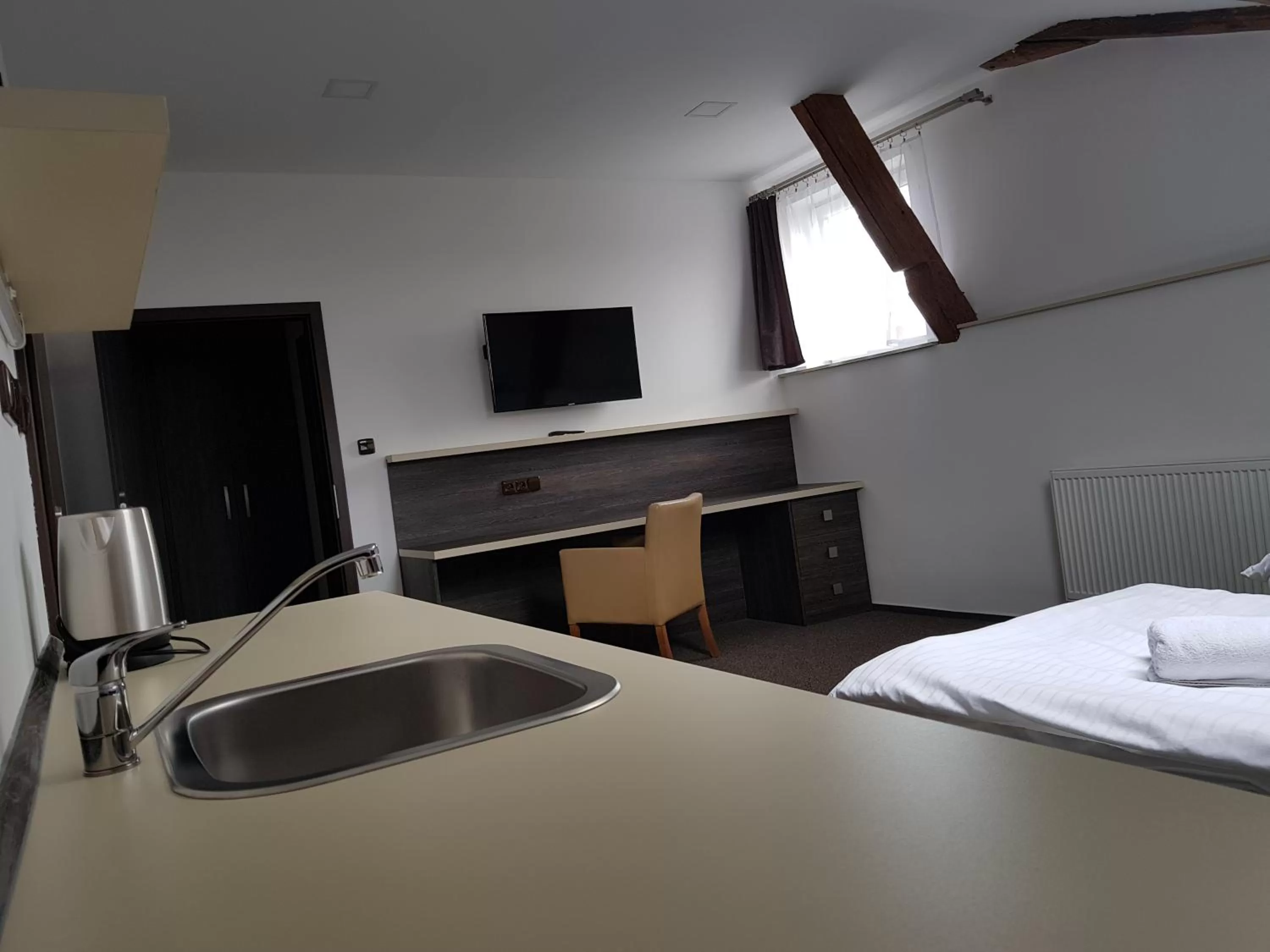 Kitchen or kitchenette, TV/Entertainment Center in Třebovický mlýn