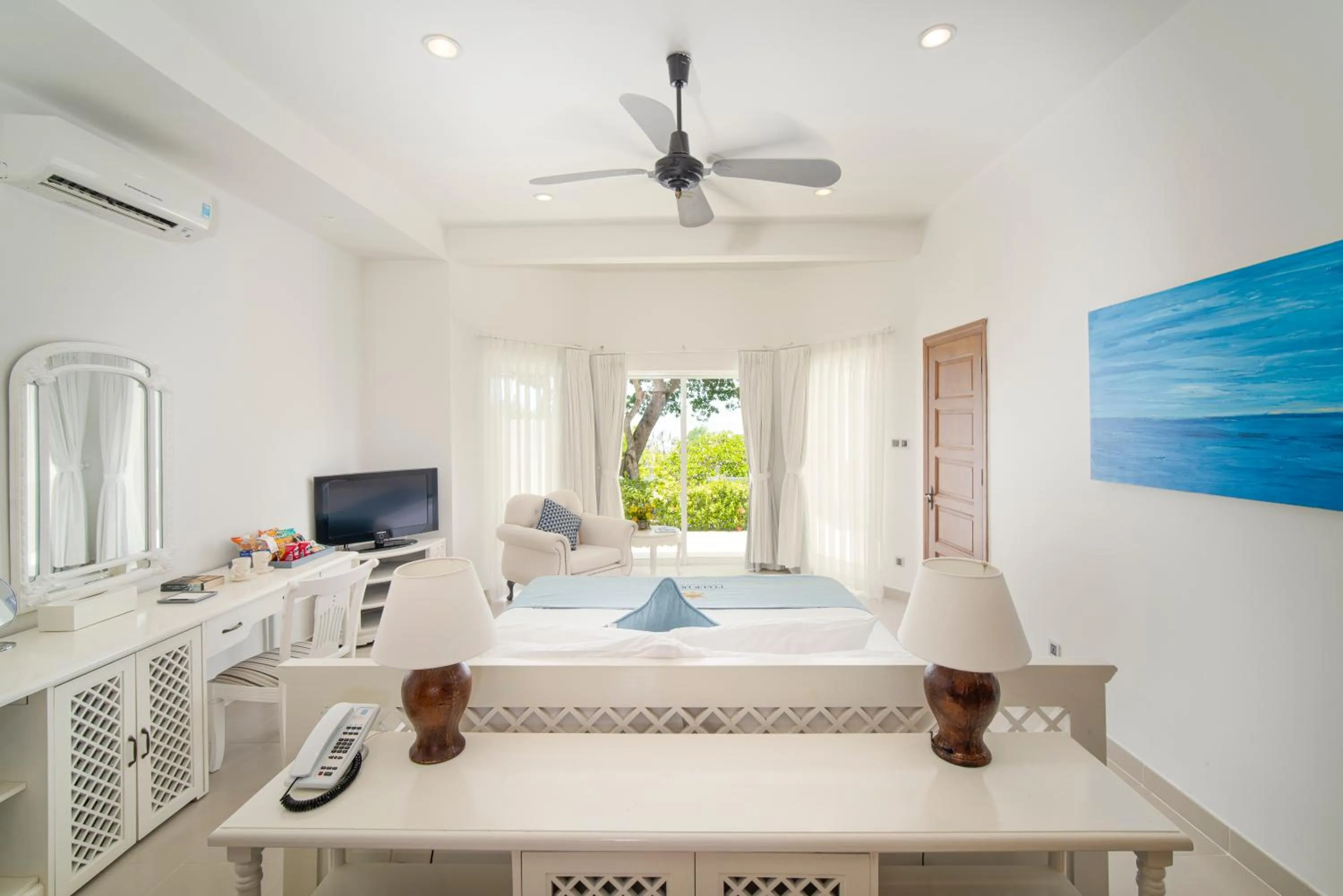 Photo of the whole room, Bed in Fleur de Lys Resort & Spa Long Hai