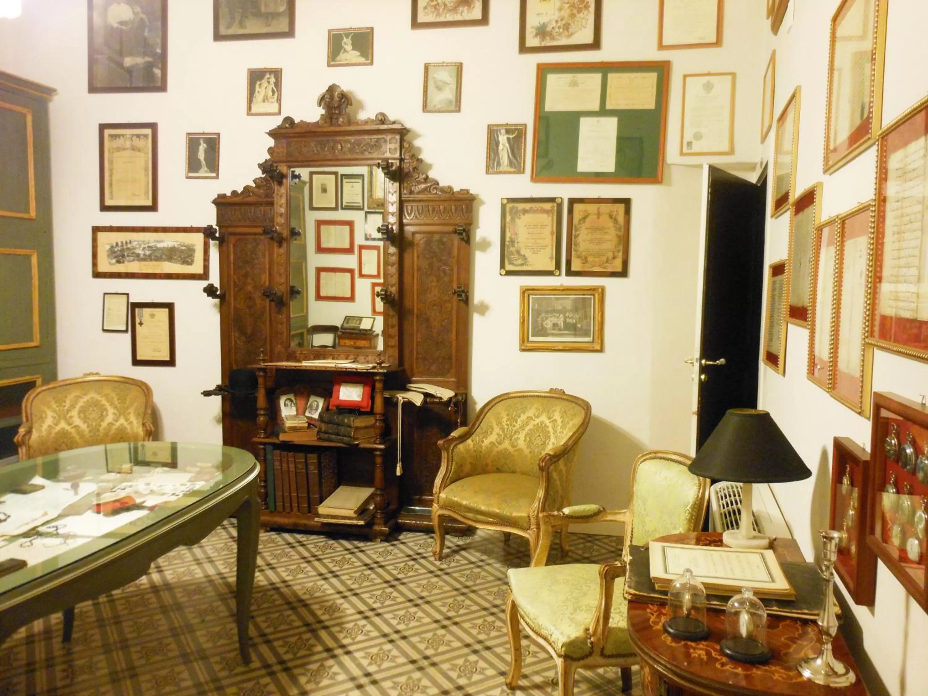 Library, Seating Area in Palazzo Antica Via Appia