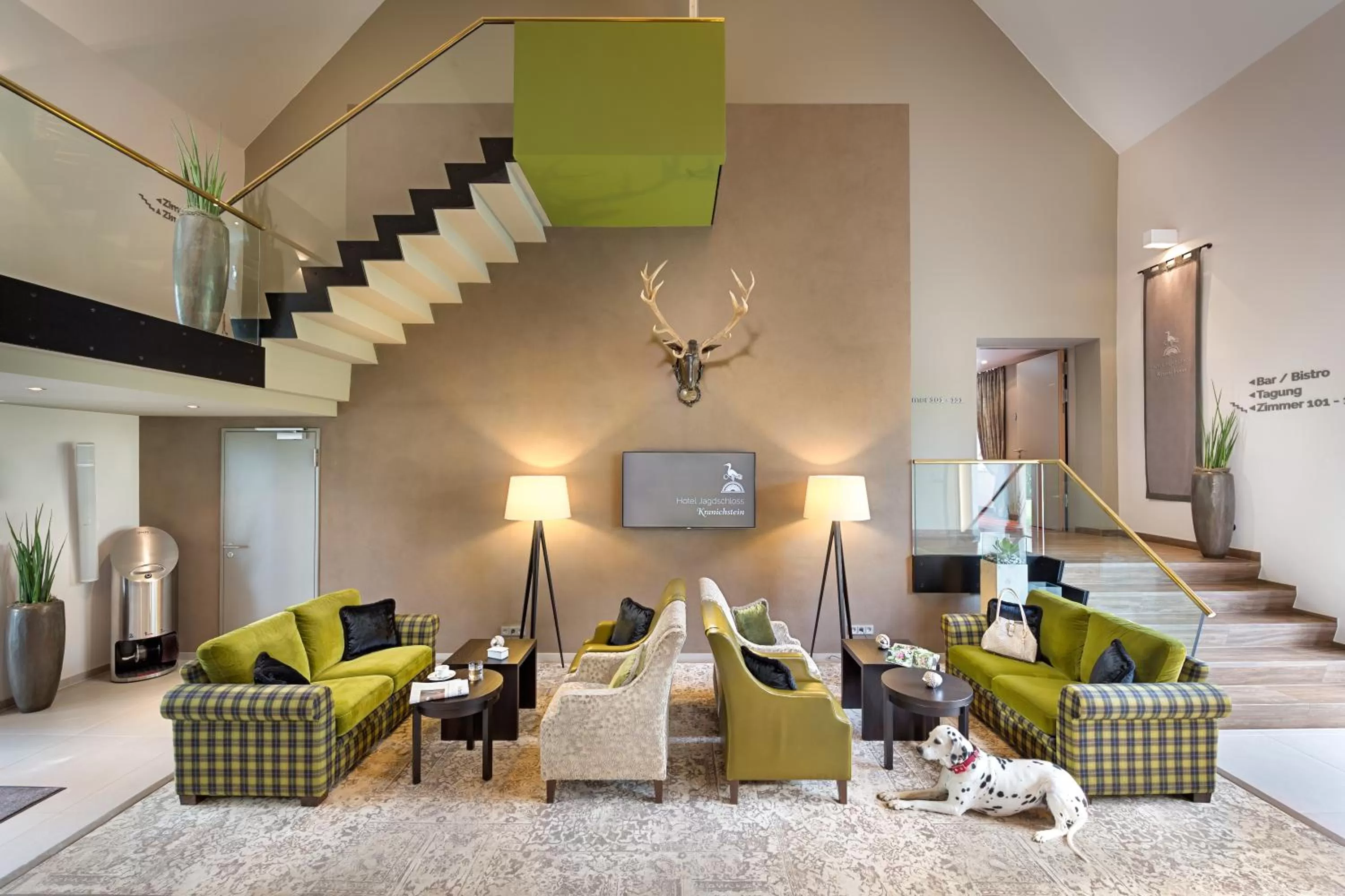 Lobby or reception in Hotel Jagdschloss Kranichstein