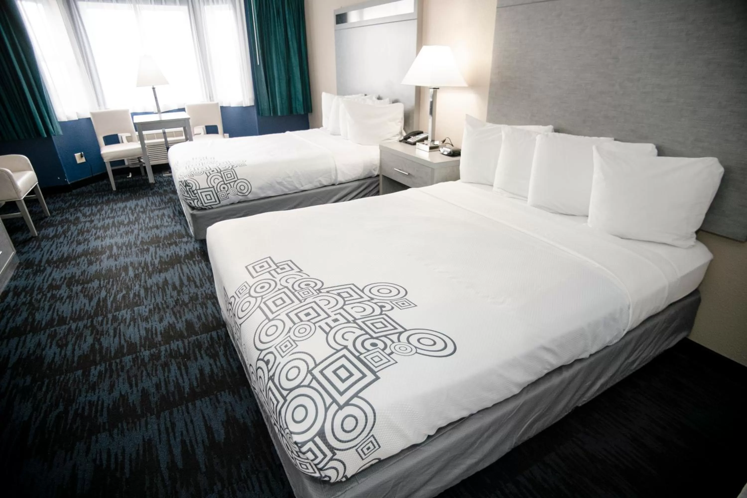 Bed in Anchor Beach Inn