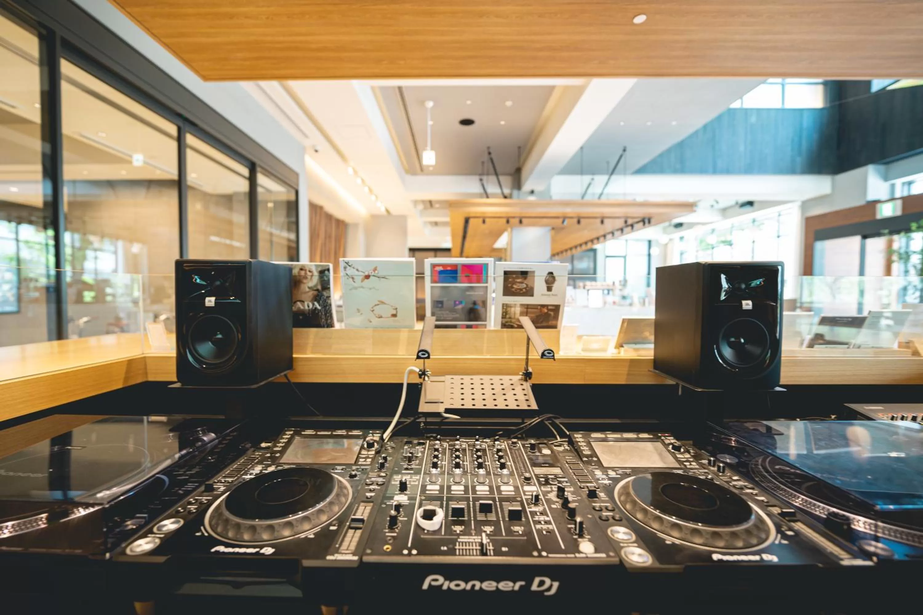 Nightclub / DJ in Nikko Style Nagoya