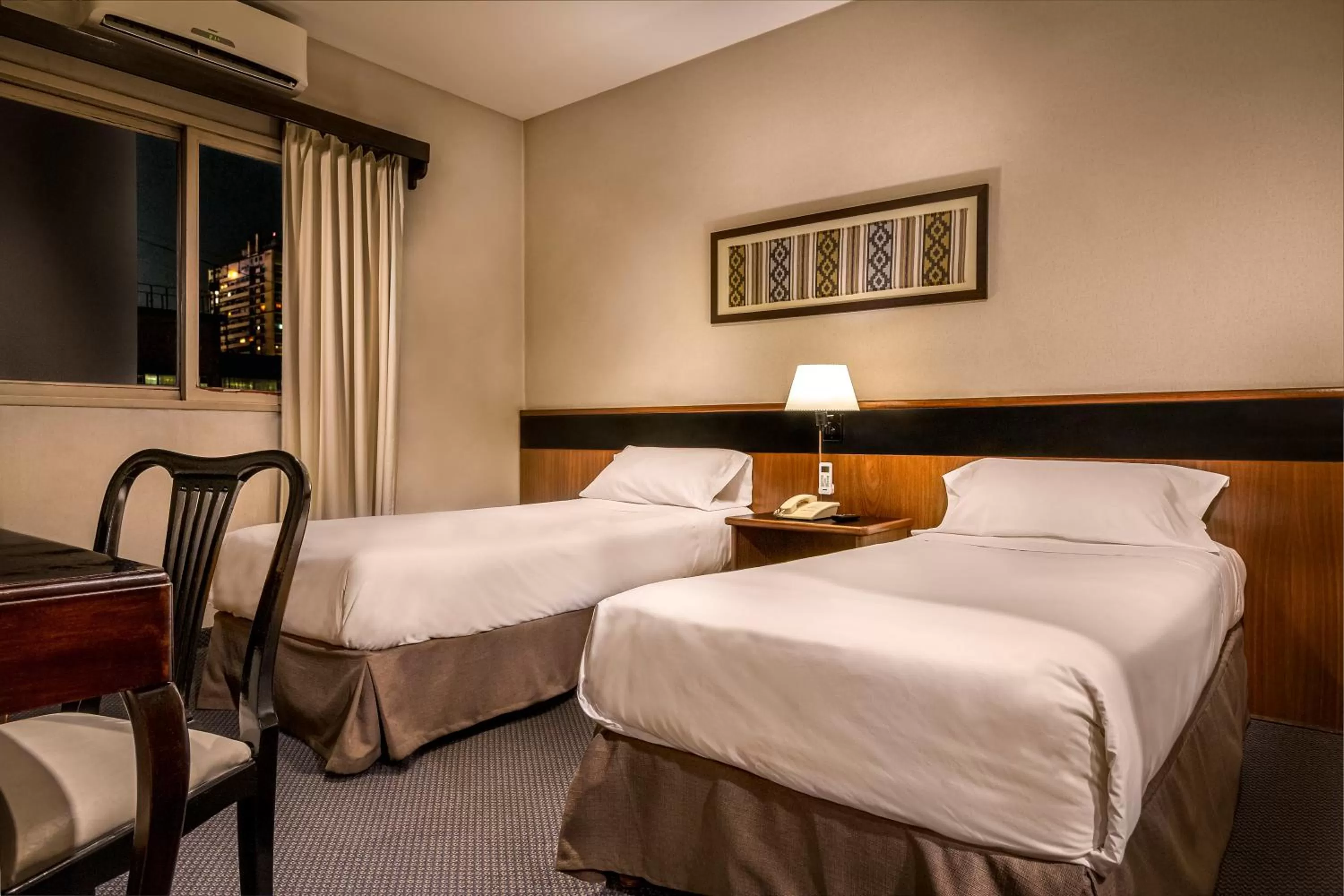 Bedroom, Bed in Gran Hotel Argentino