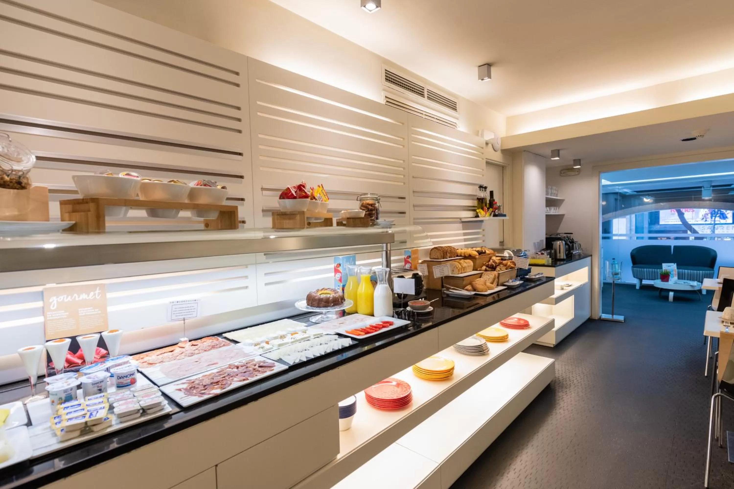 Breakfast in Atenea Rekord Suites Barcelona