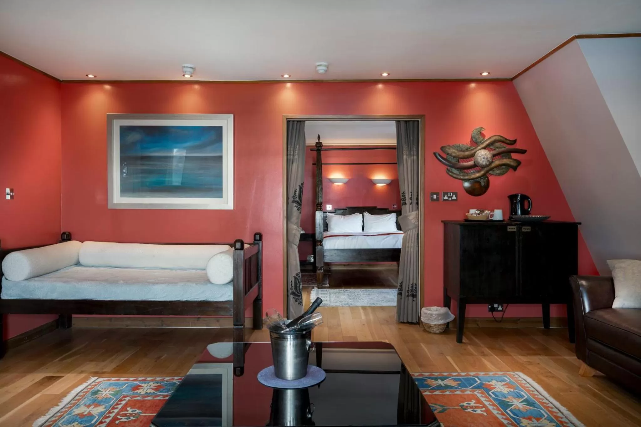 Living room, Bed in Amsterdam Hotel Brighton Seafront