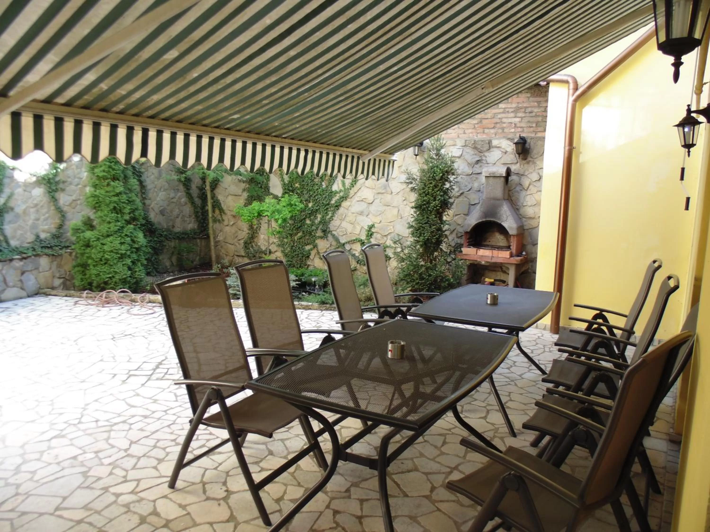 BBQ facilities in Curtea Brasoveana