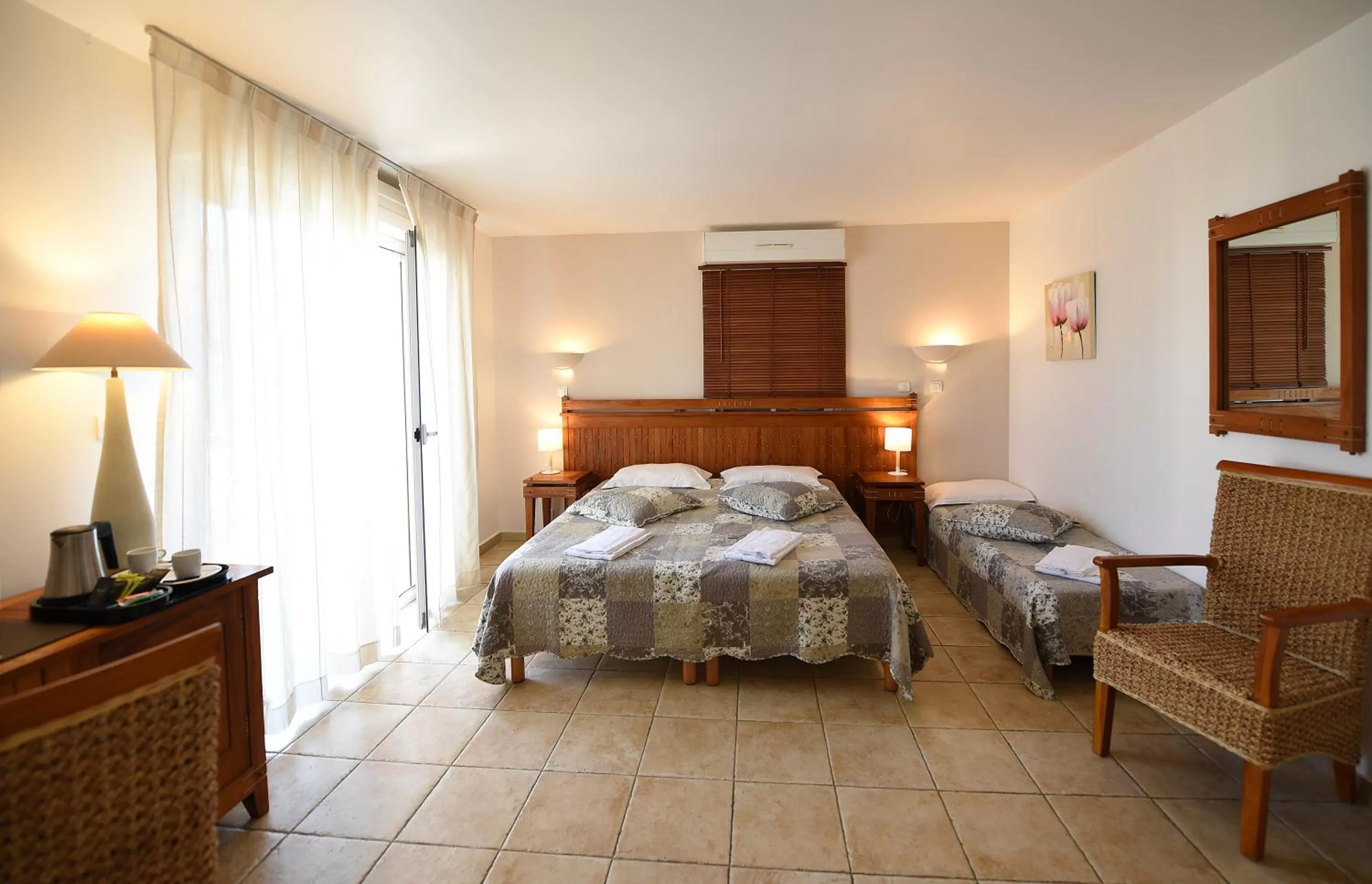 Bedroom, Bed in Hôtel A casa di Maria Cicilia