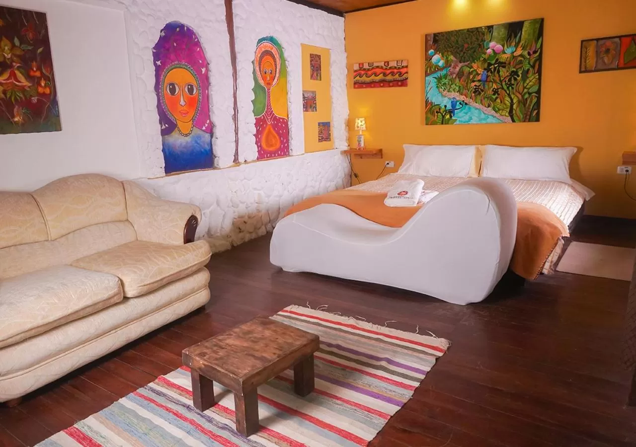 Photo of the whole room, Bed in Spa Hosteria Miramelindo