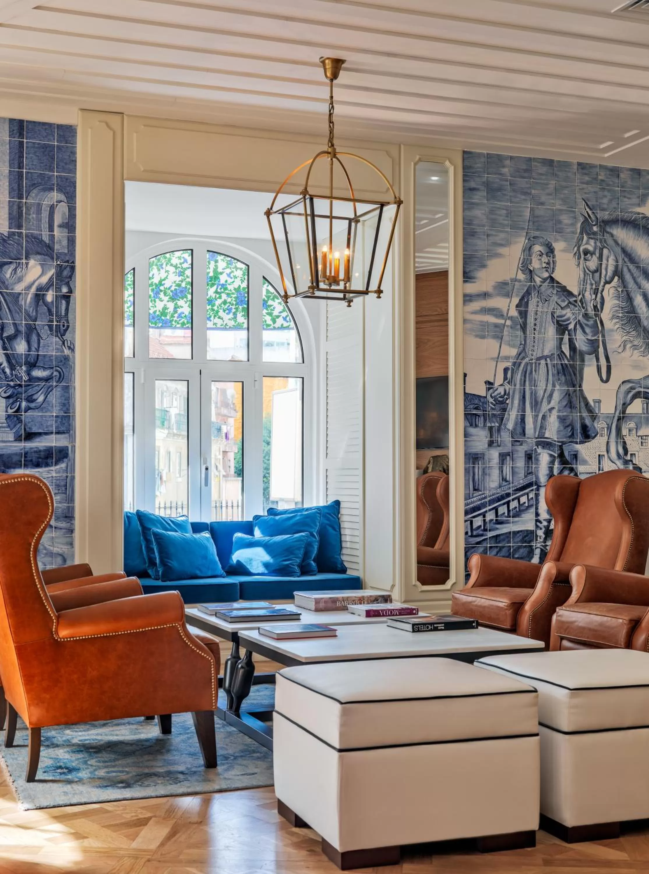 Lounge or bar in H10 Duque de Loule