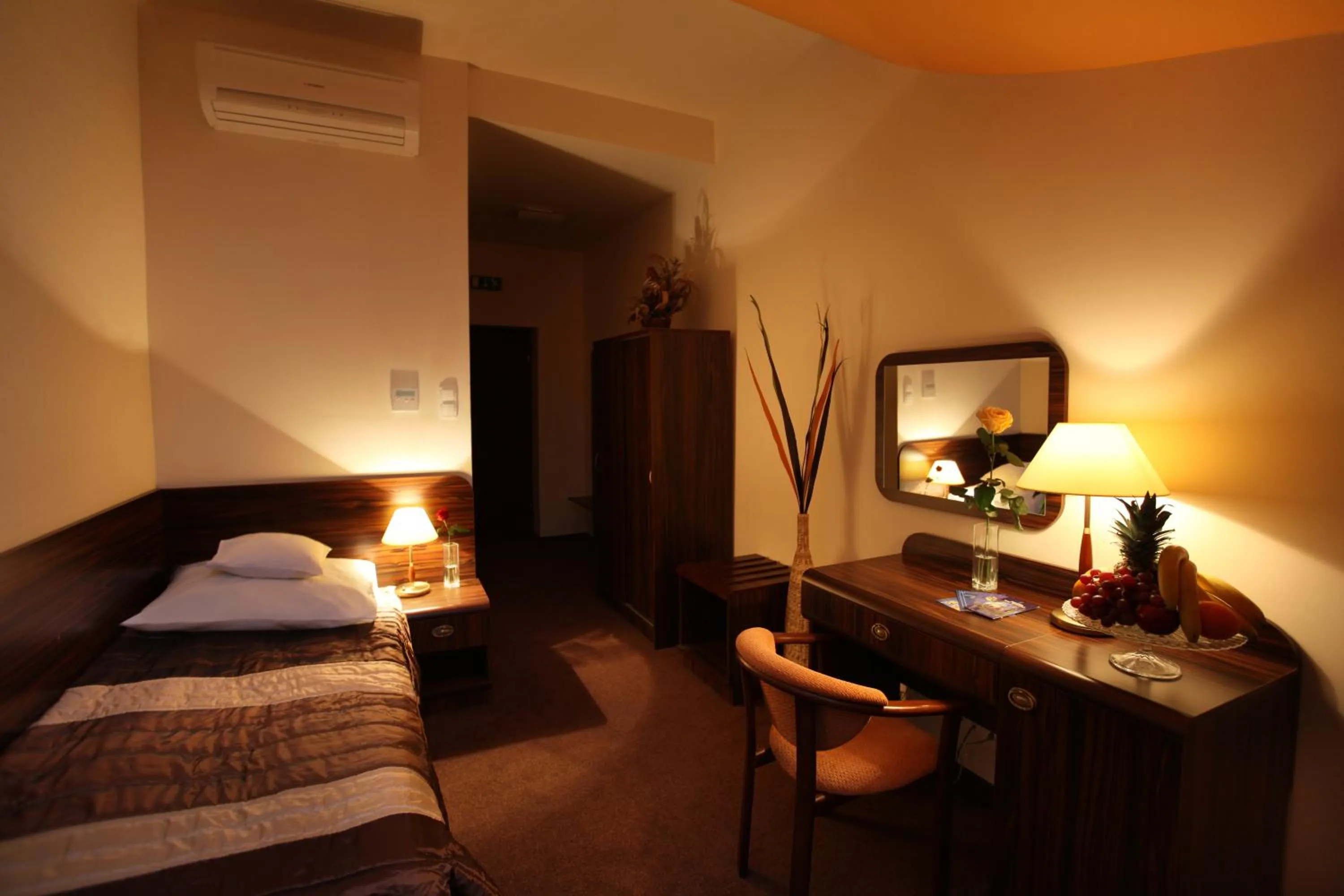 Photo of the whole room, Bed in Hotel Wit Stwosz