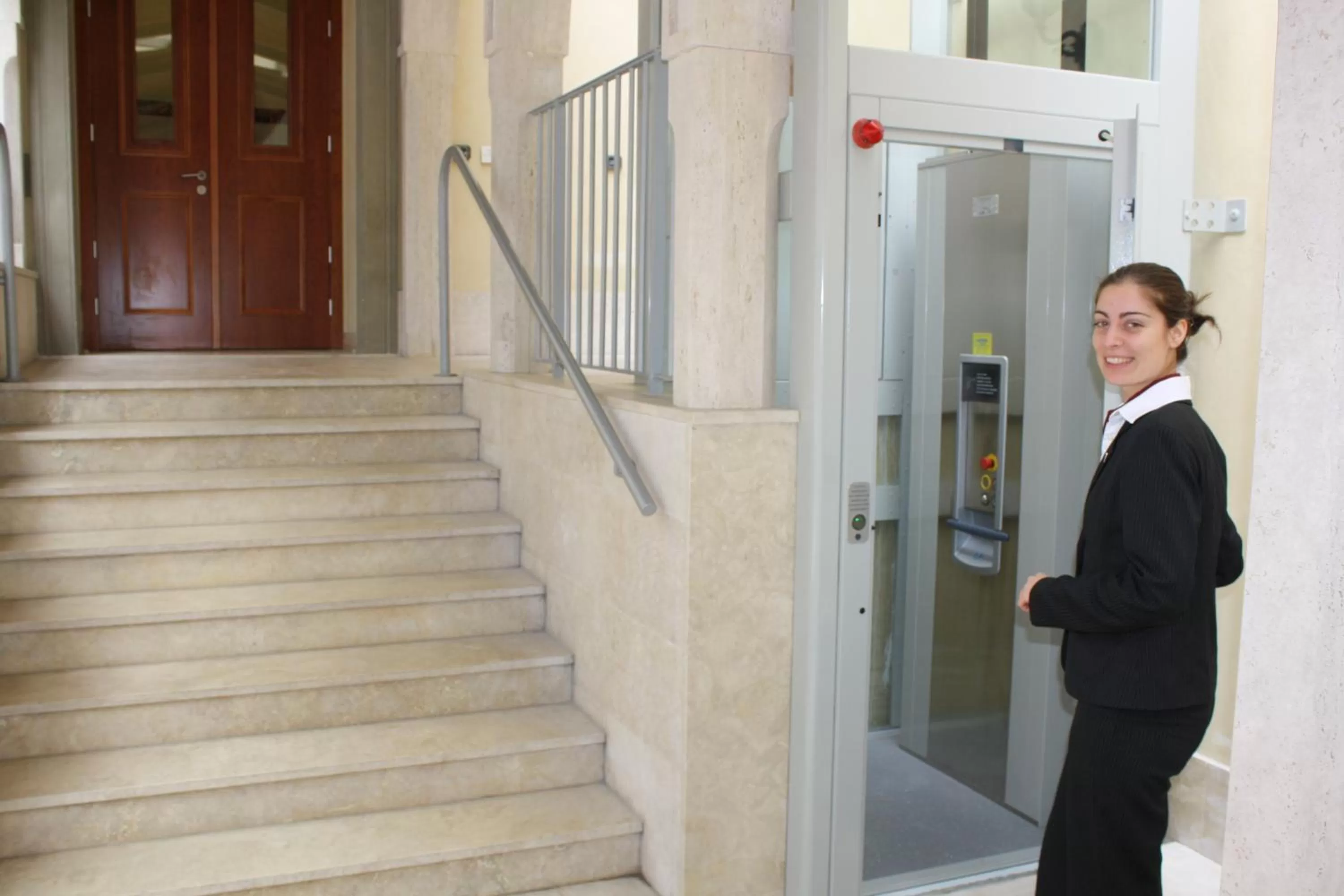 Facade/entrance in Domus Australia