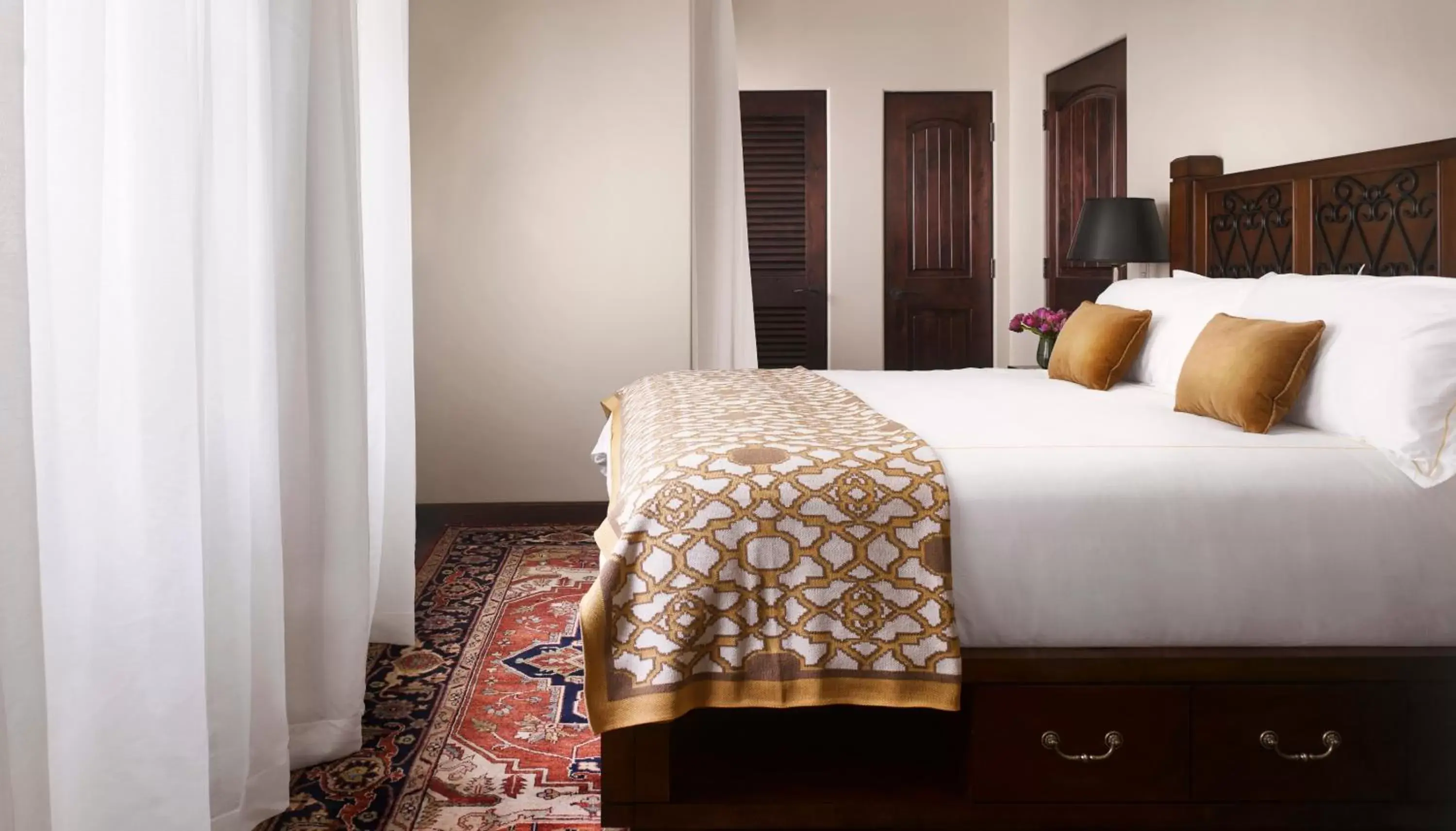 Signature 1 Bedroom Suite in Plaza la Reina Signature 1 Bedroom Suite in Plaza la Reina