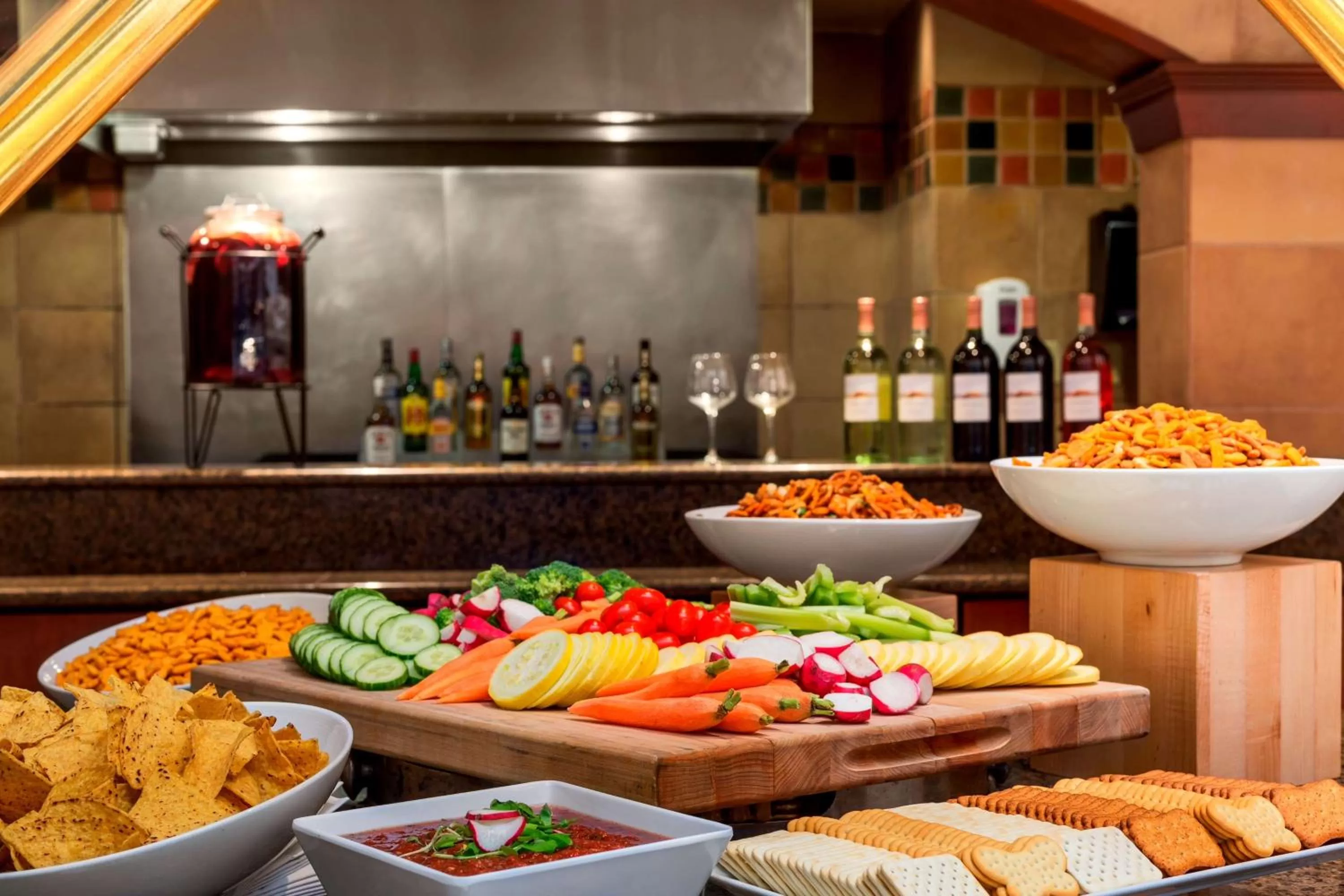 Dining area in Embassy Suites by Hilton Columbia Greystone