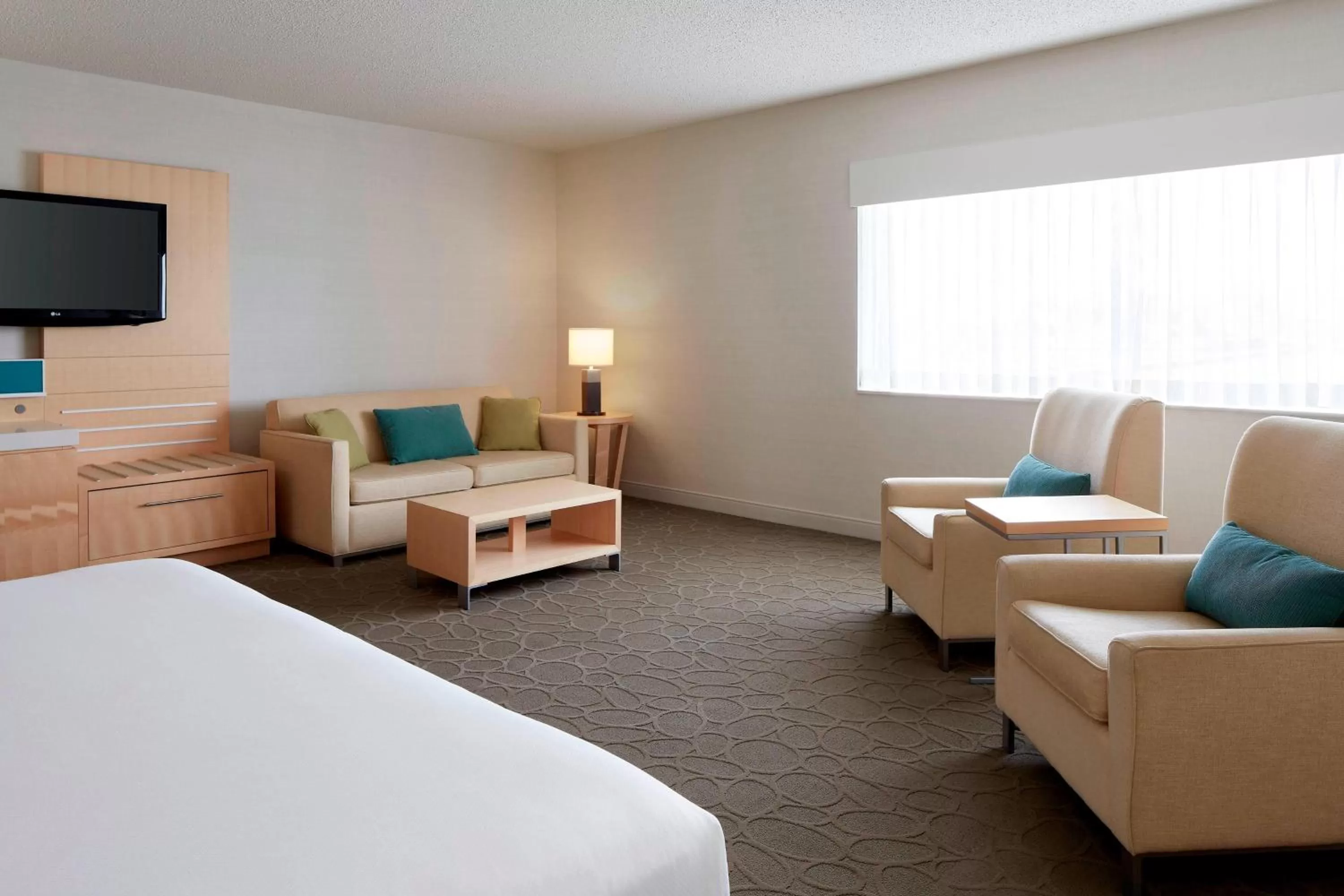 Photo of the whole room, Bed in Delta Hotels by Marriott Prince Edward