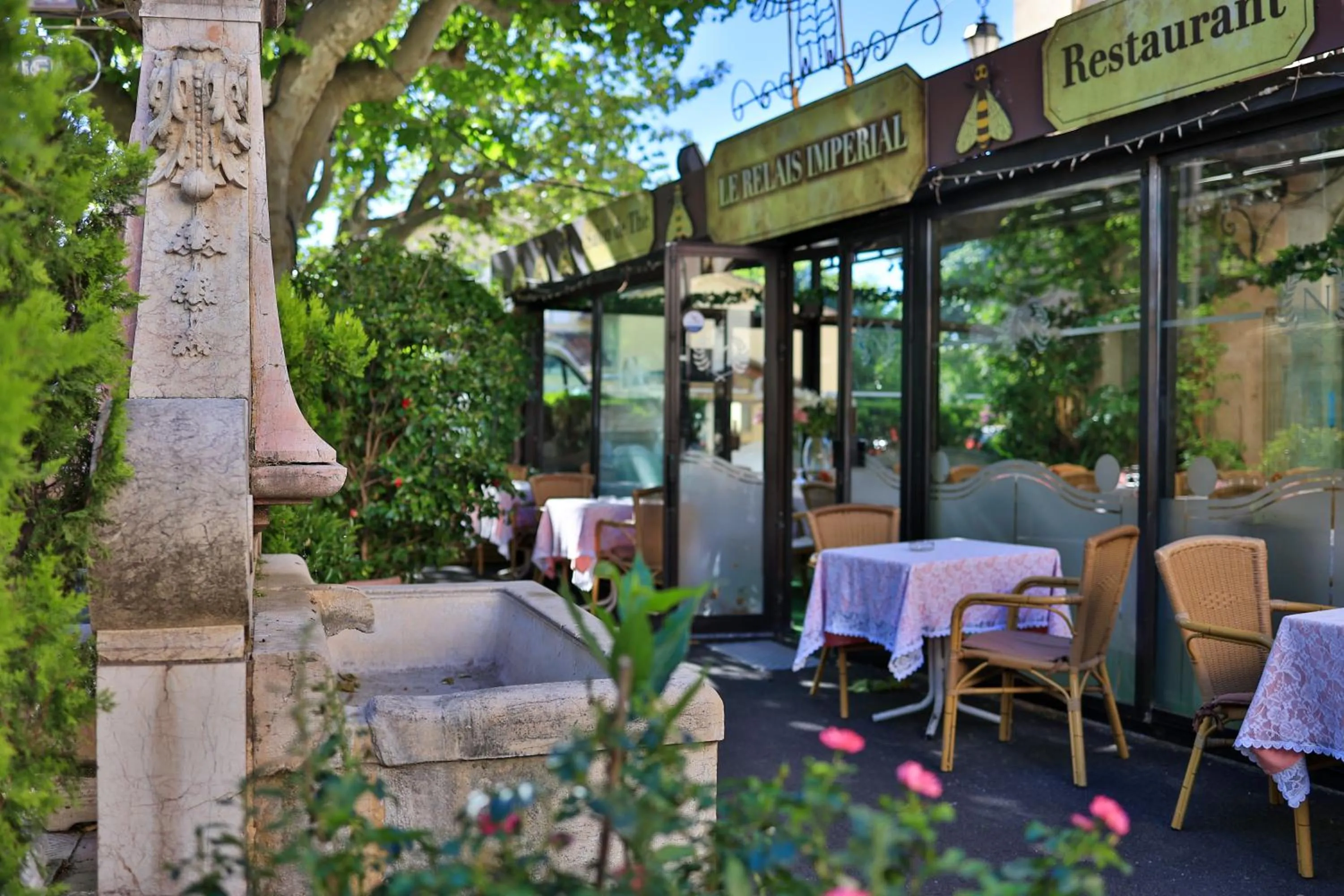 Garden in Logis Le Relais Imperial
