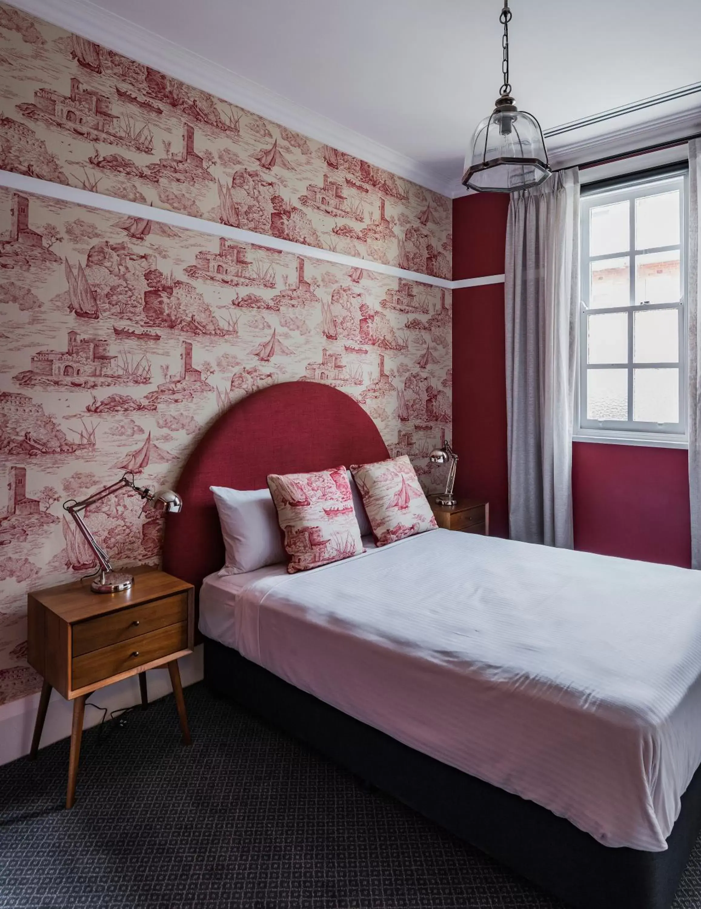 Deluxe Double Room in The North Sydney Hotel Deluxe Double Room in The North Sydney Hotel