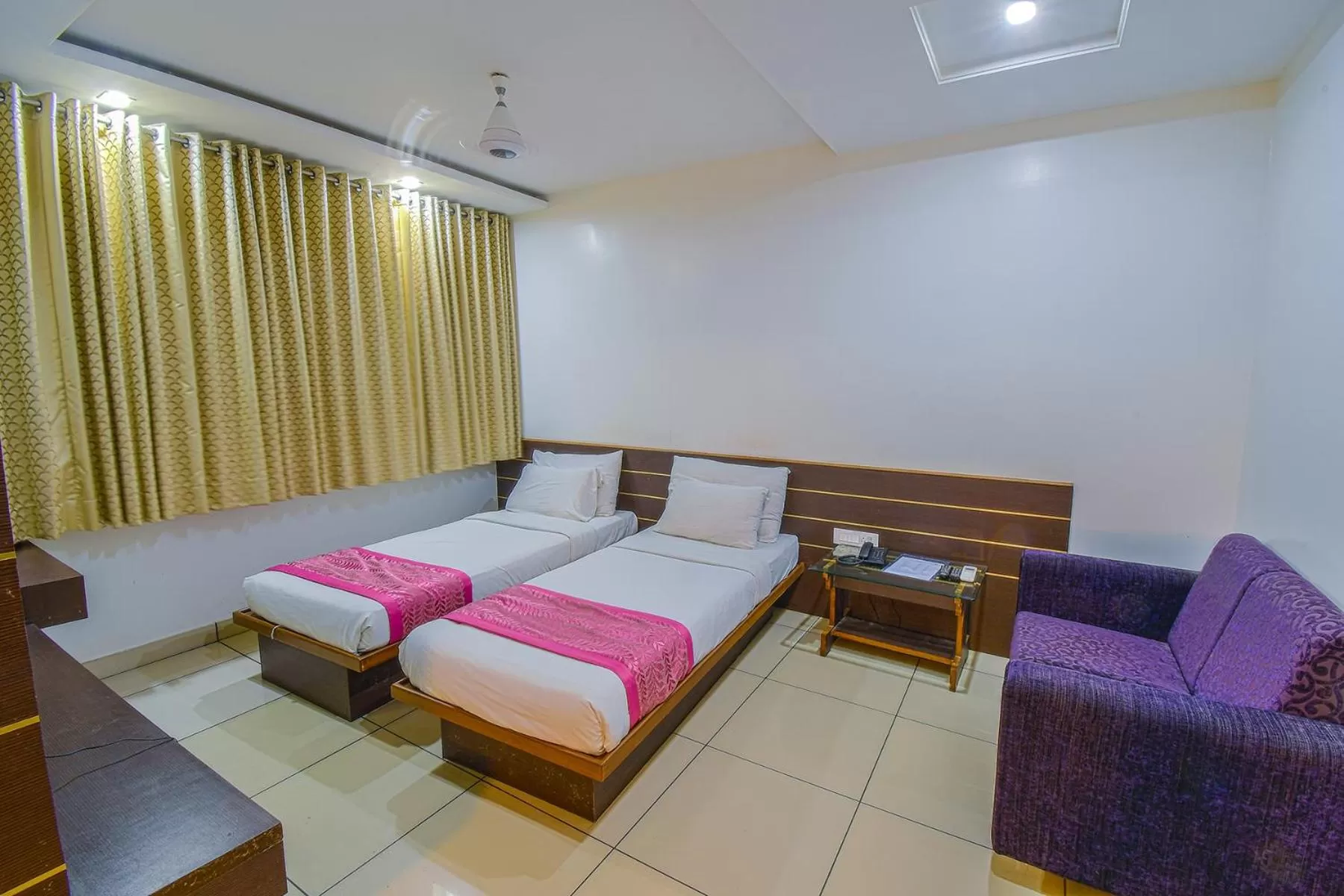Bedroom, Bed in Hotel Radiant Kolhapur