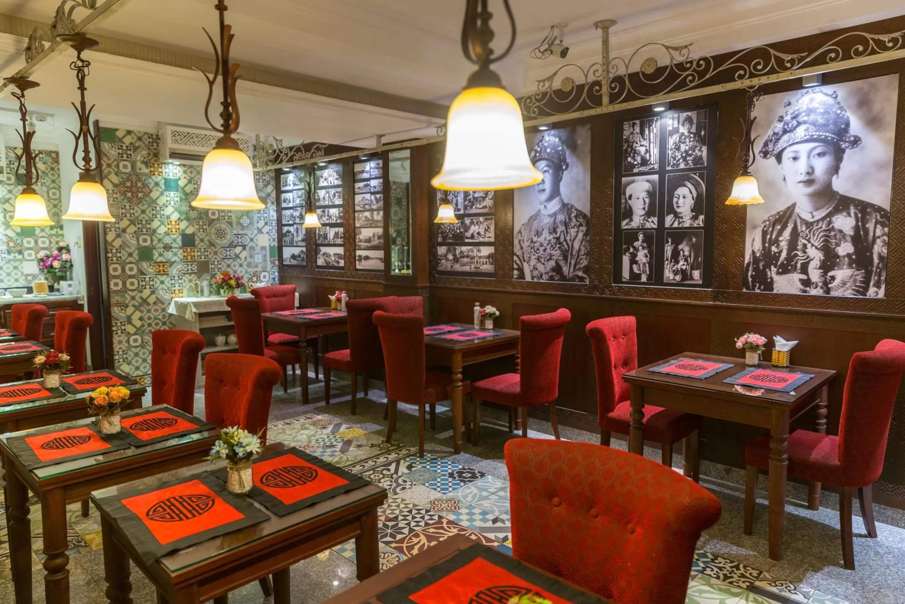 Restaurant/places to eat in Ben Thanh Boutique Hotel