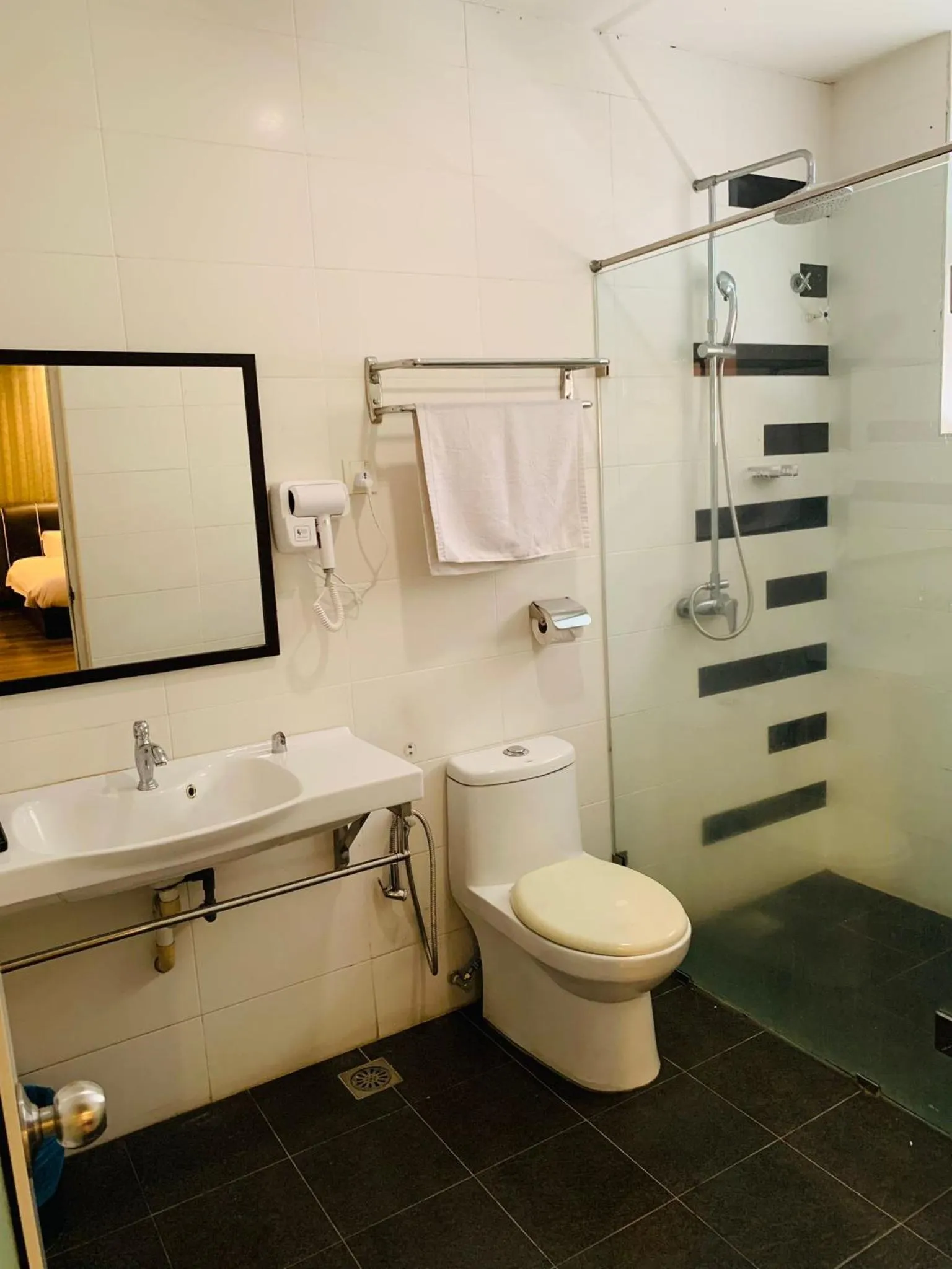 Bathroom in I Garden Hotel