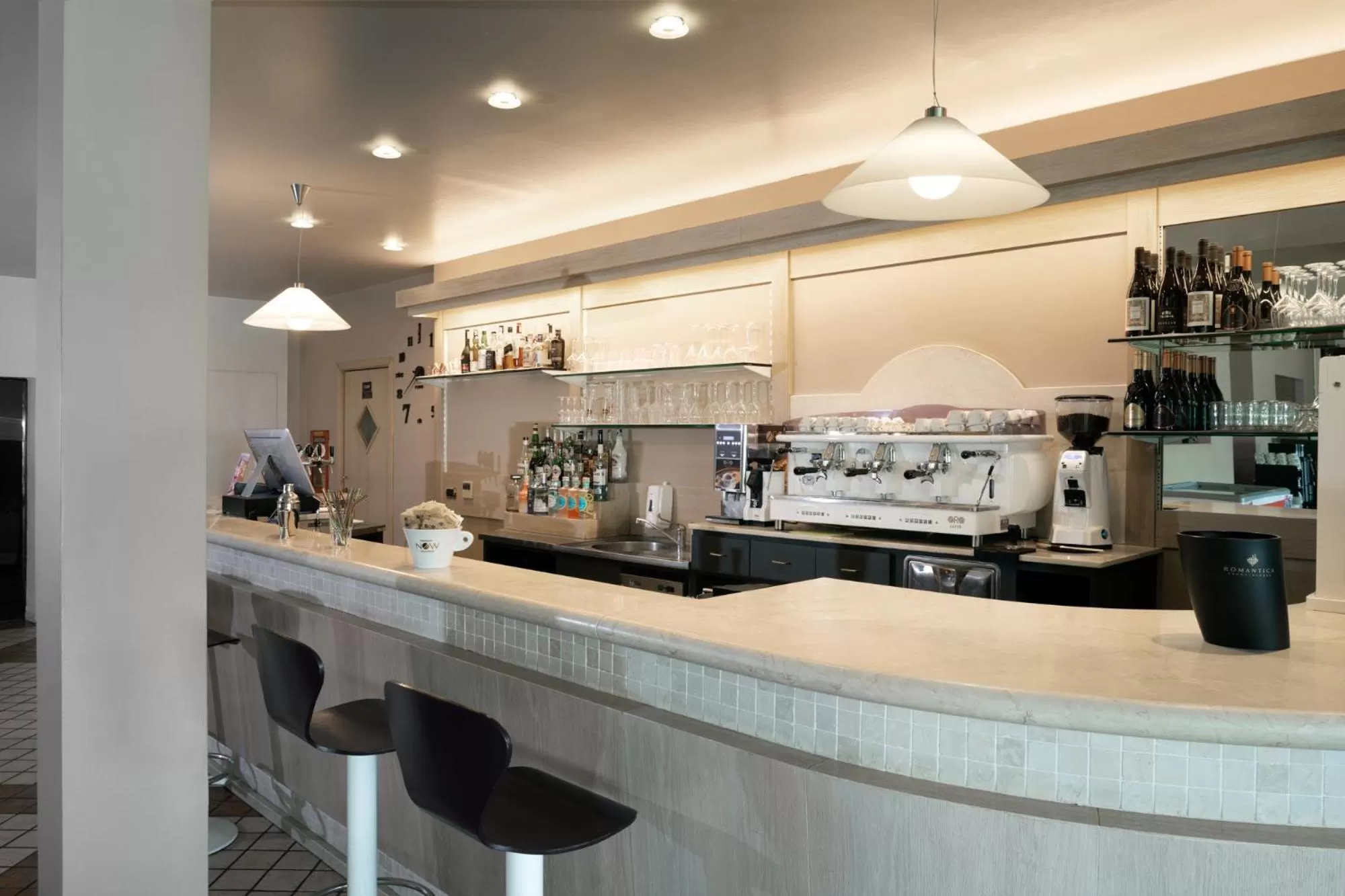 Lounge or bar in Le Terrazze sul Lago Hotel & Residence