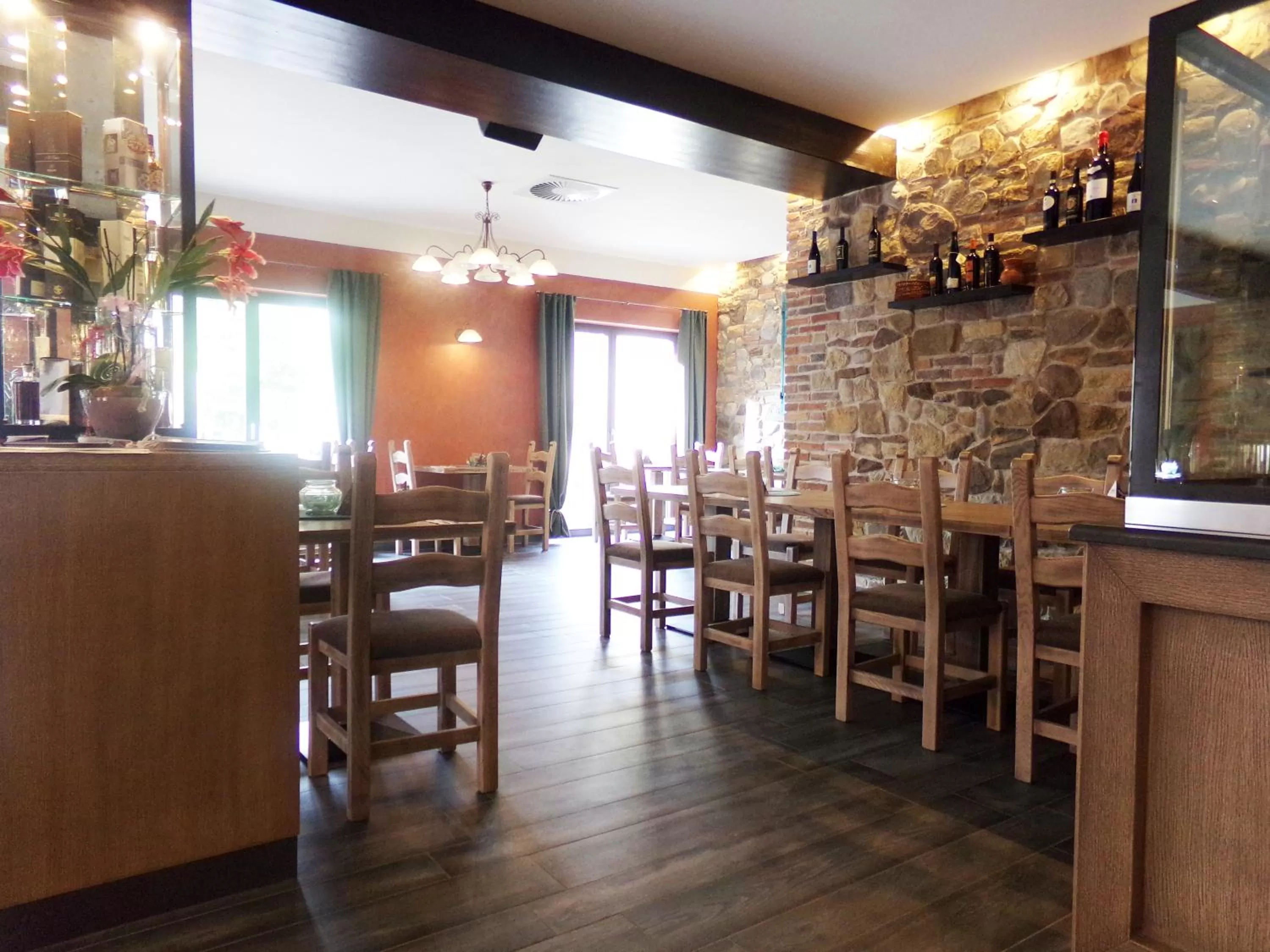 Restaurant/places to eat in Hotel im Ried