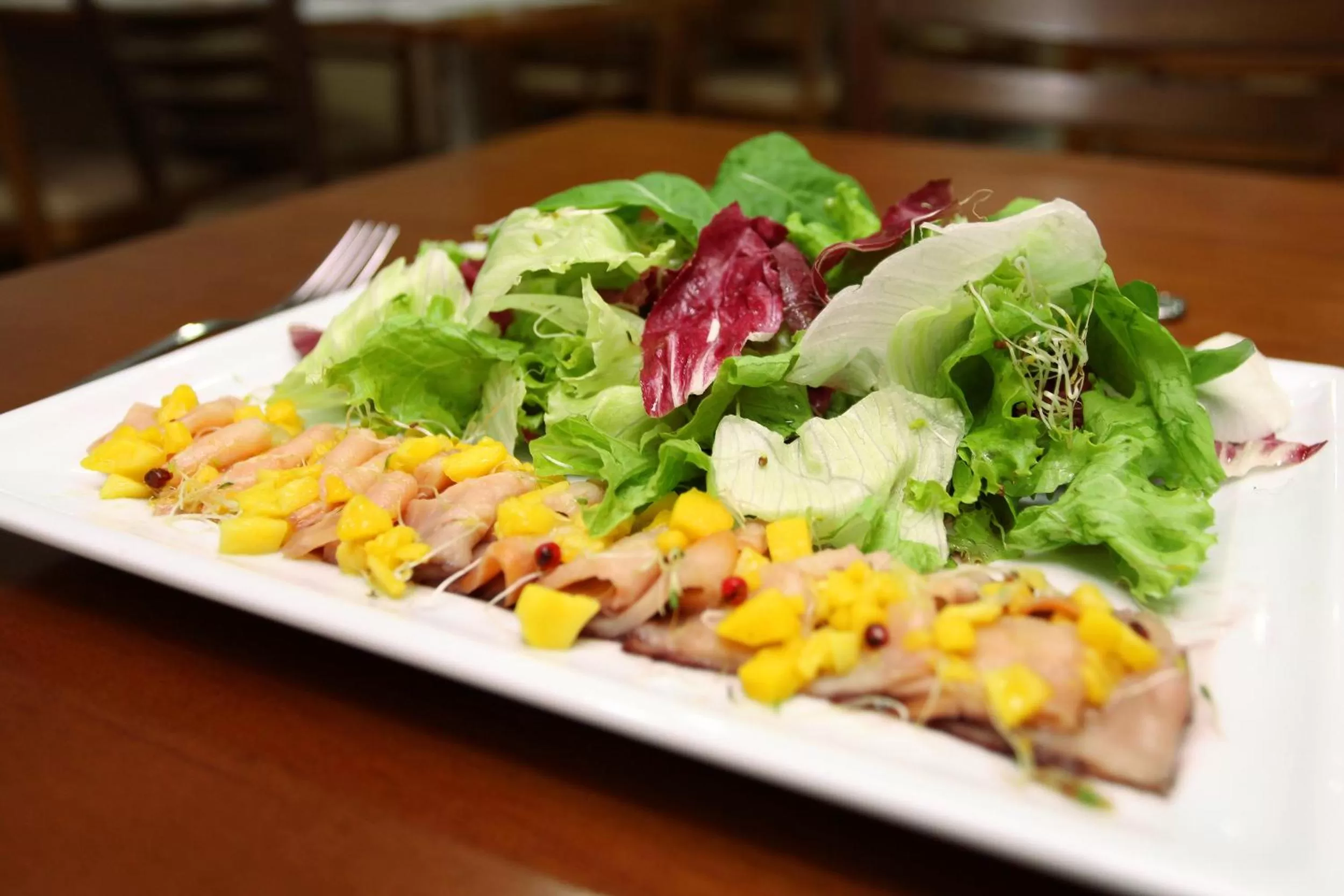 Food in Elegance Praia Hotel