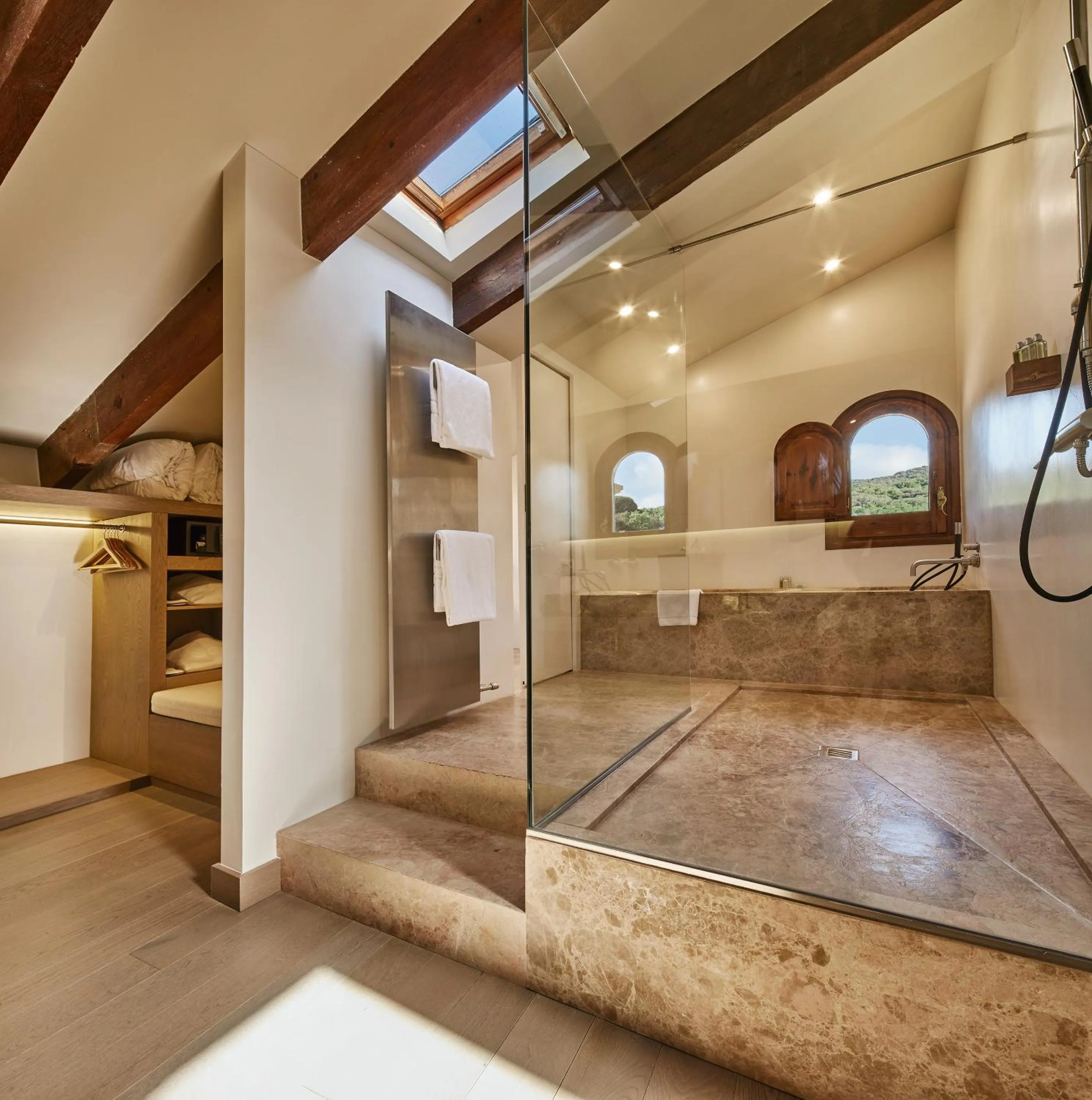 Shower, Lobby/Reception in Mas Salagros EcoResort & SPA