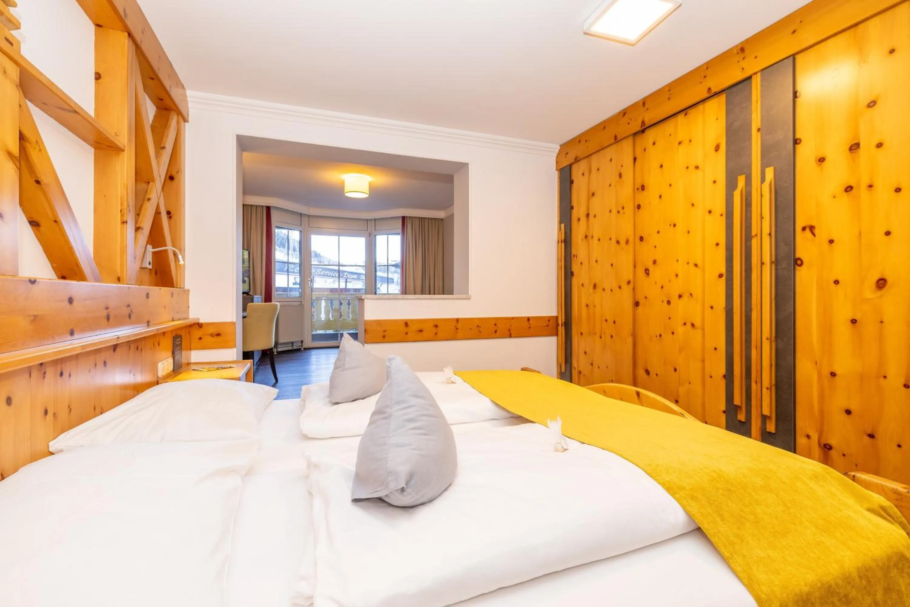 Bed in JUFA Alpenhotel Saalbach