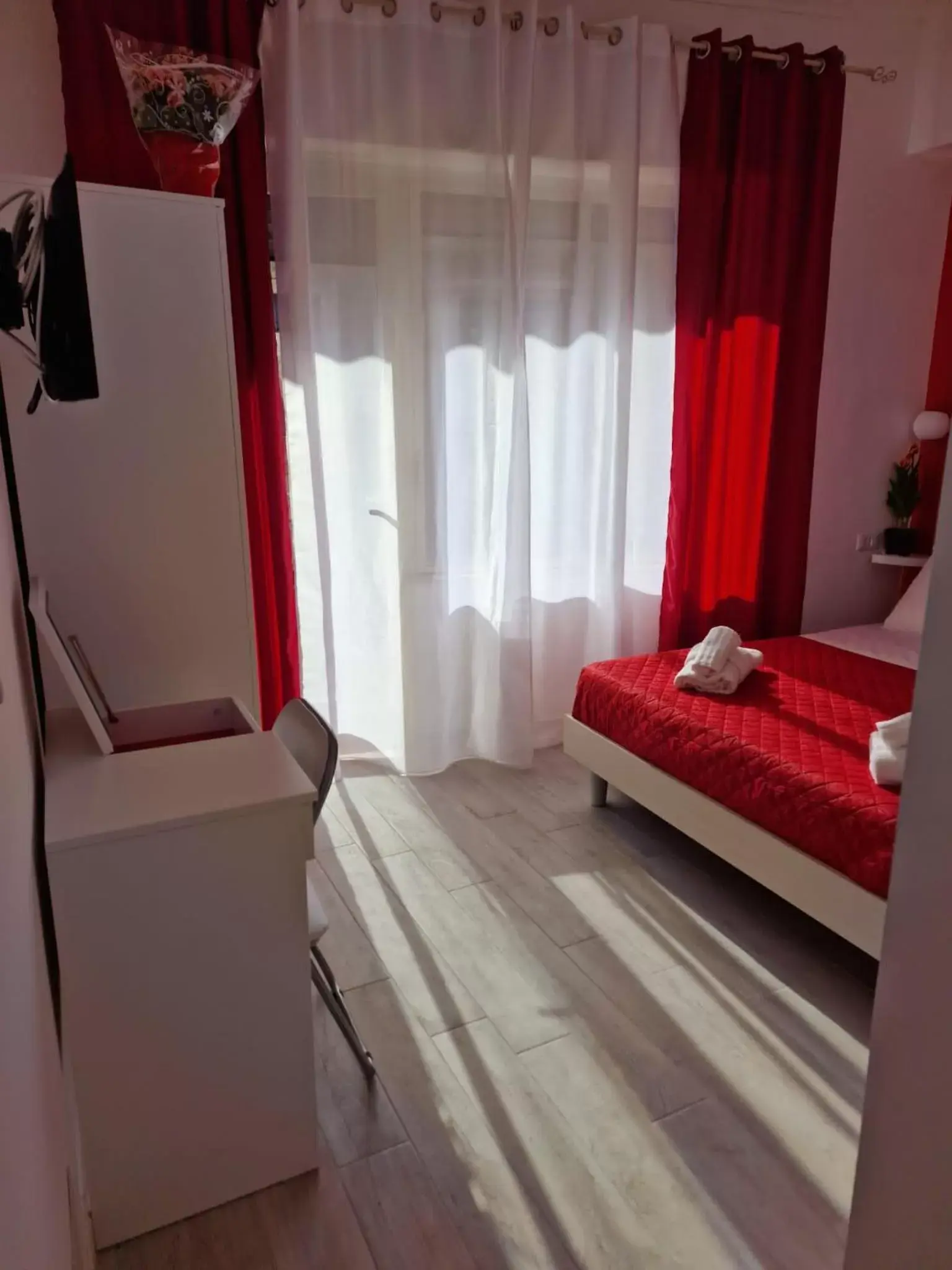 Double Room with Balcony in La Stazione 92 Double Room with Balcony in La Stazione 92