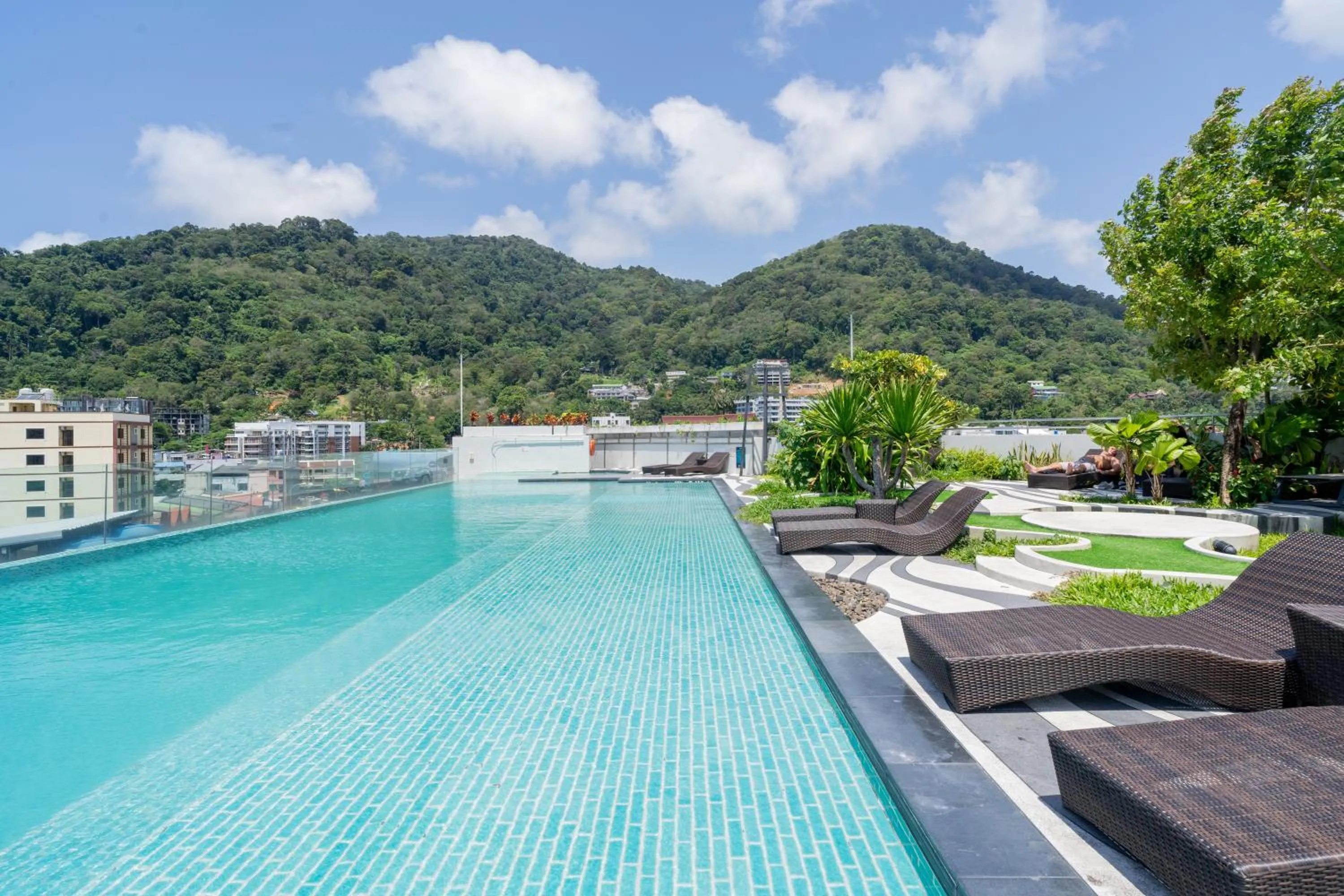 Swimming pool in Mercure Phuket Patong Journeyhub