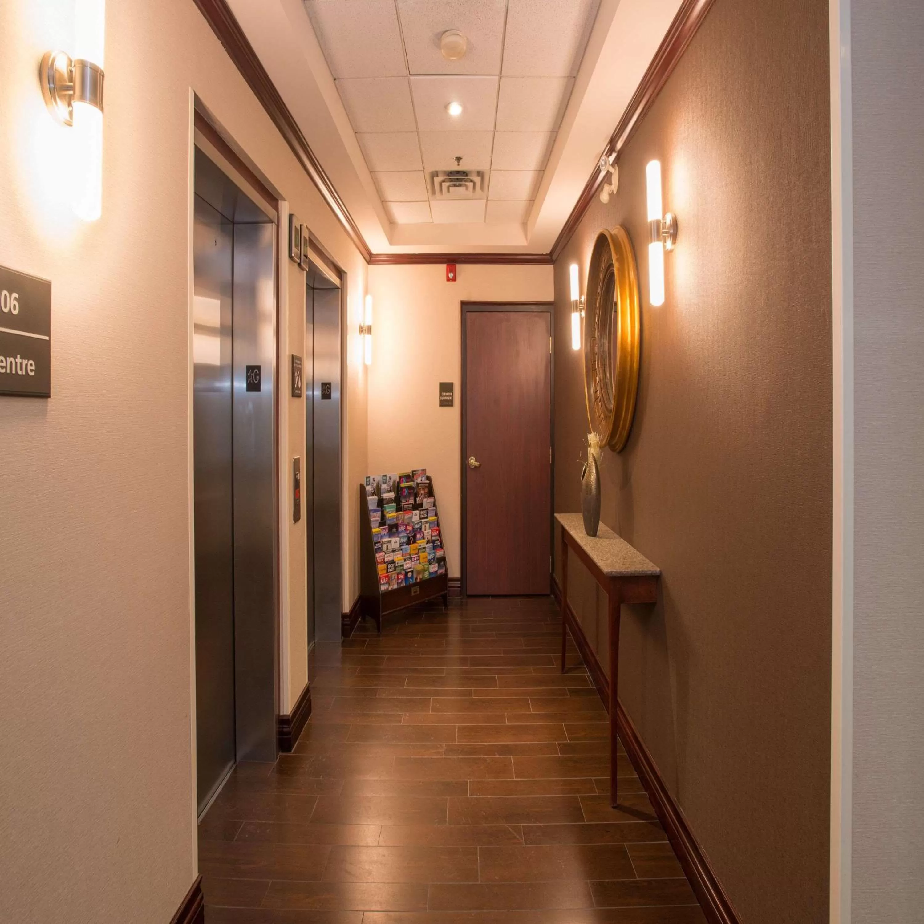 Lobby or reception in Hampton Inn Toronto-Mississauga West