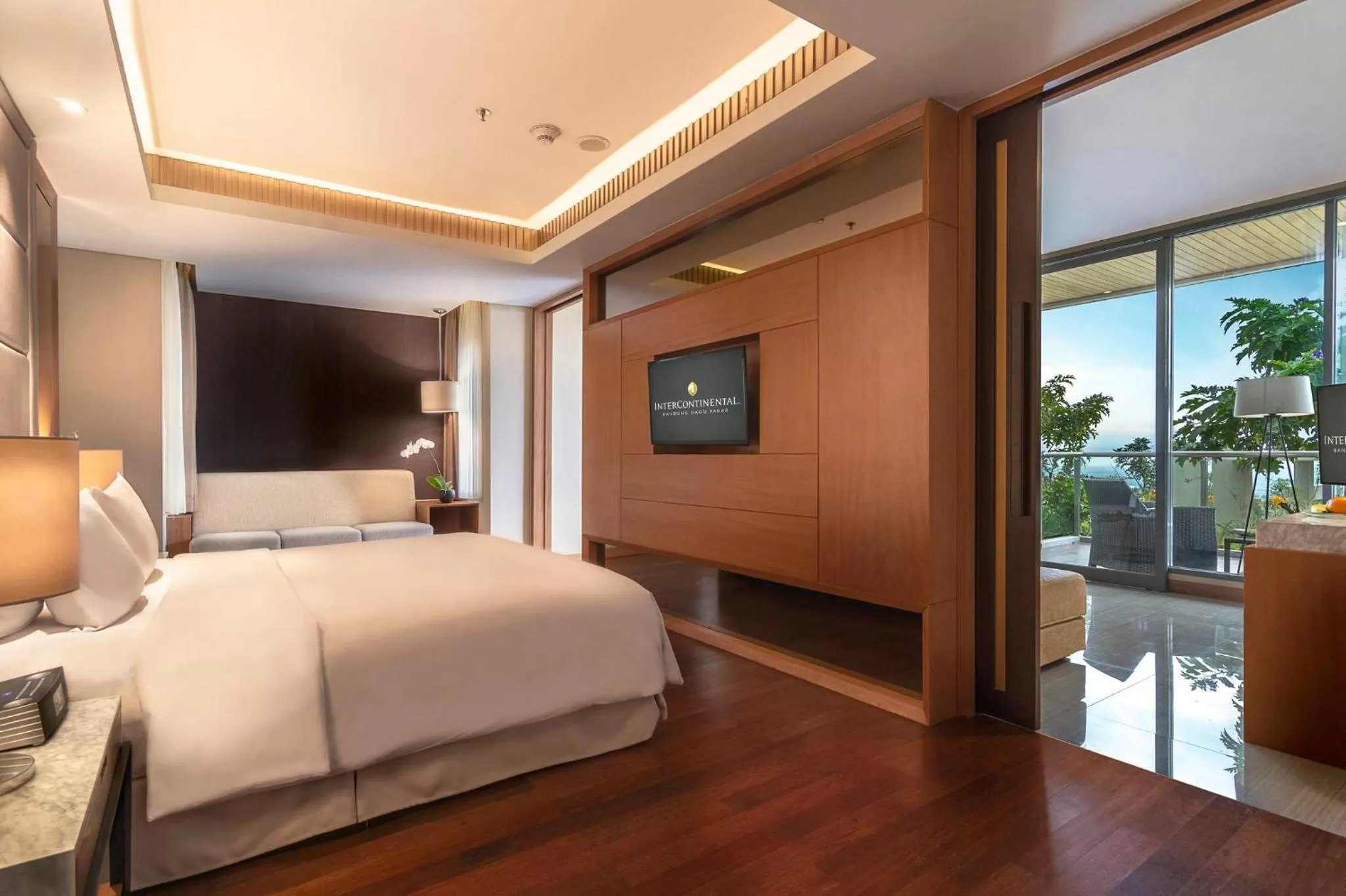 Photo of the whole room, Bed in InterContinental Bandung Dago Pakar by IHG