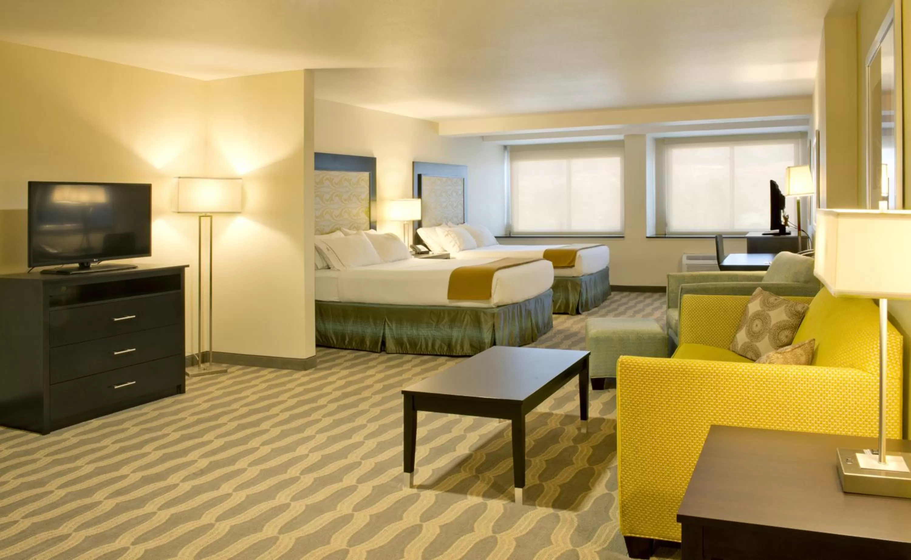 Photo of the whole room, Bed in Holiday Inn Express & Suites Colorado Springs Central by IHG