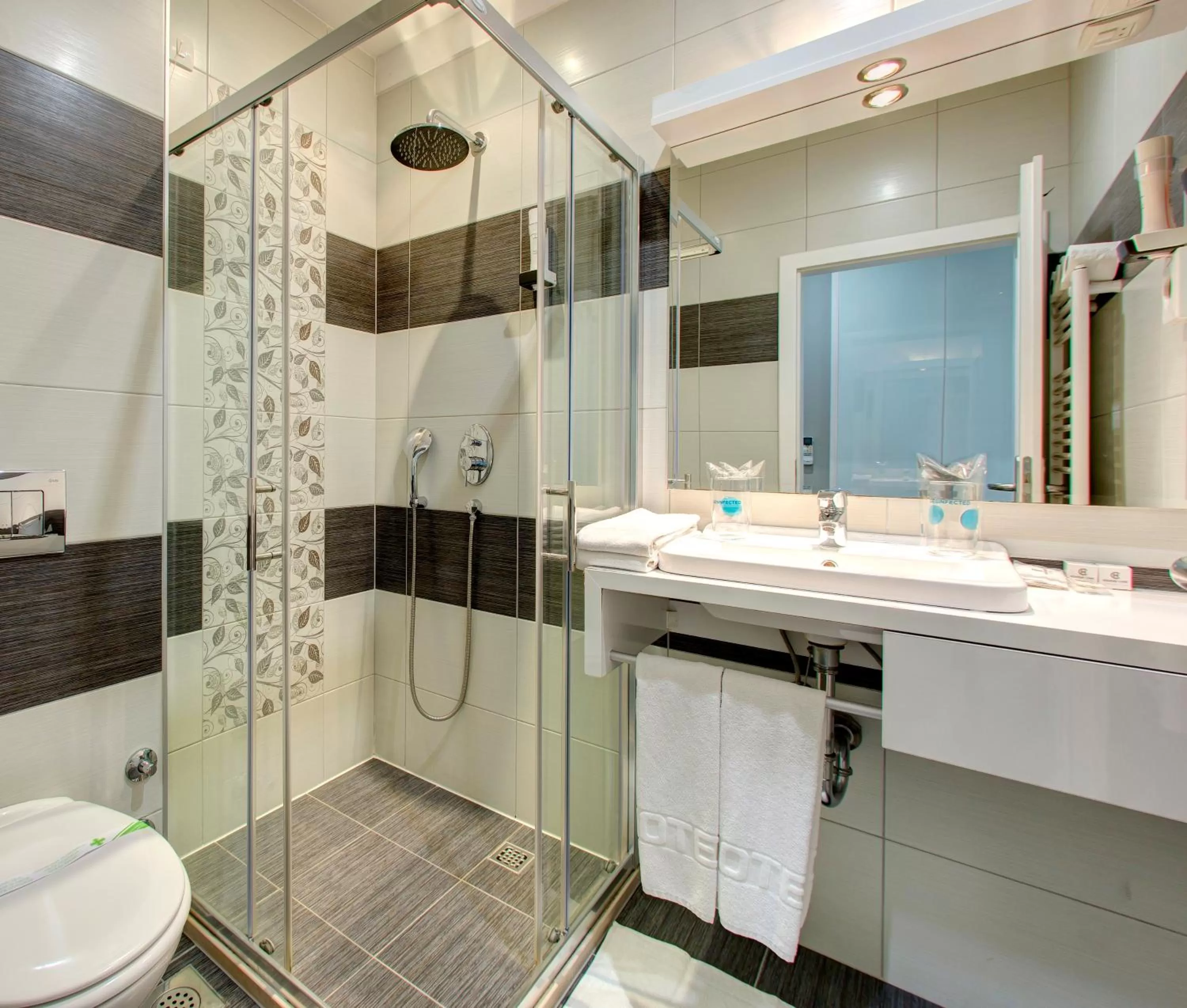 Shower in Hotel Villa Milas