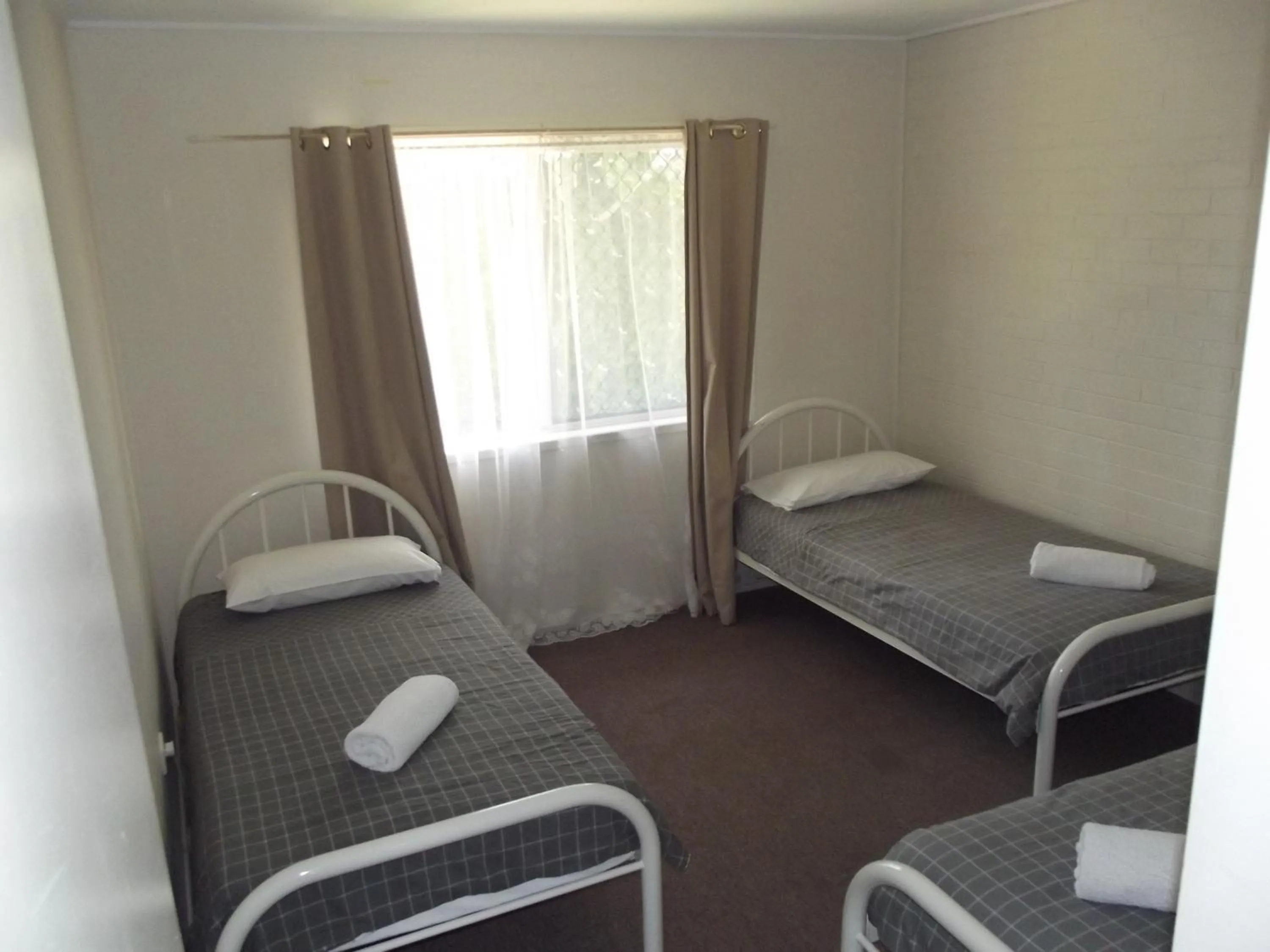 Bedroom, Bed in Bridge Street Motor Inn