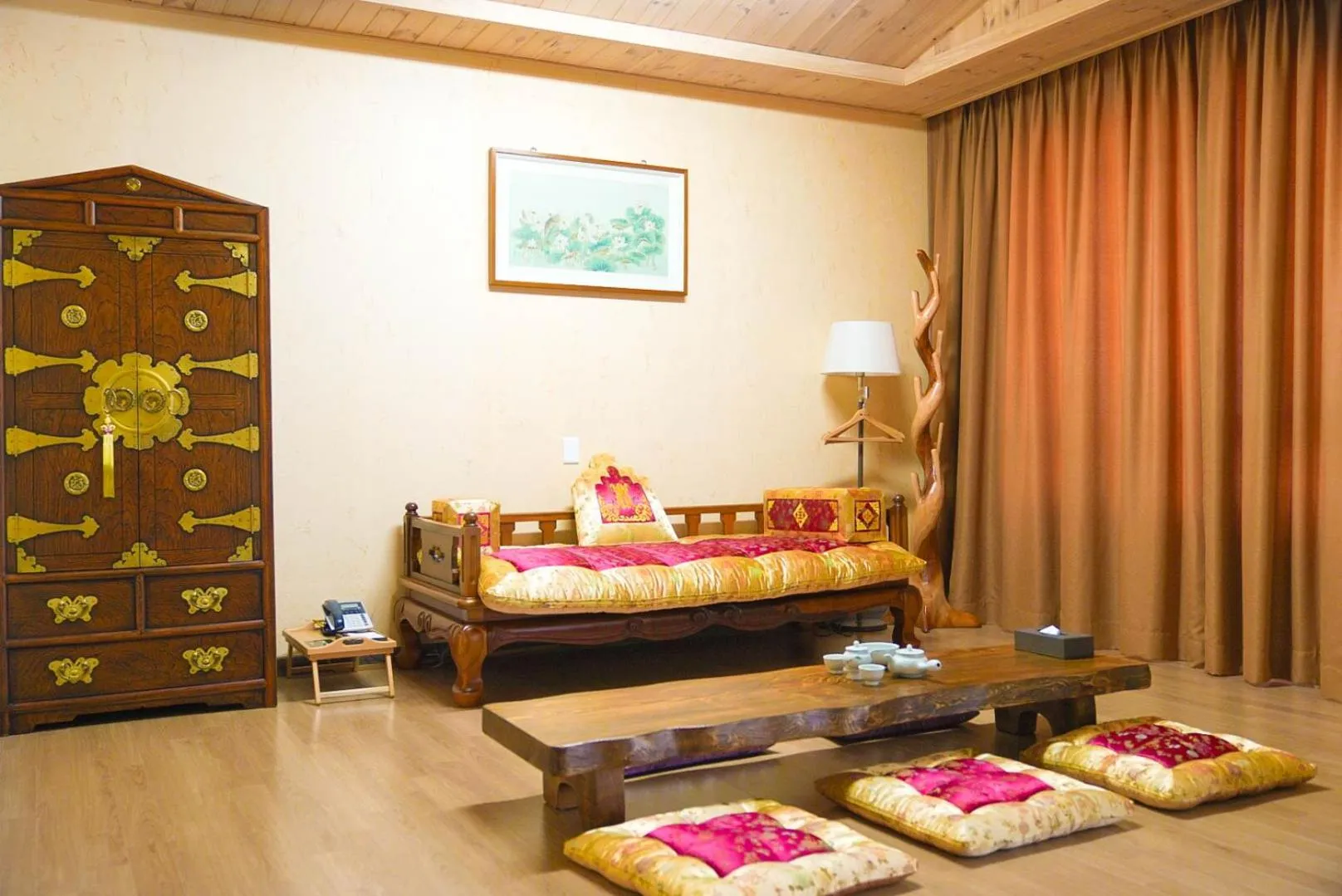 Bedroom, Bed in Hotel Daoom