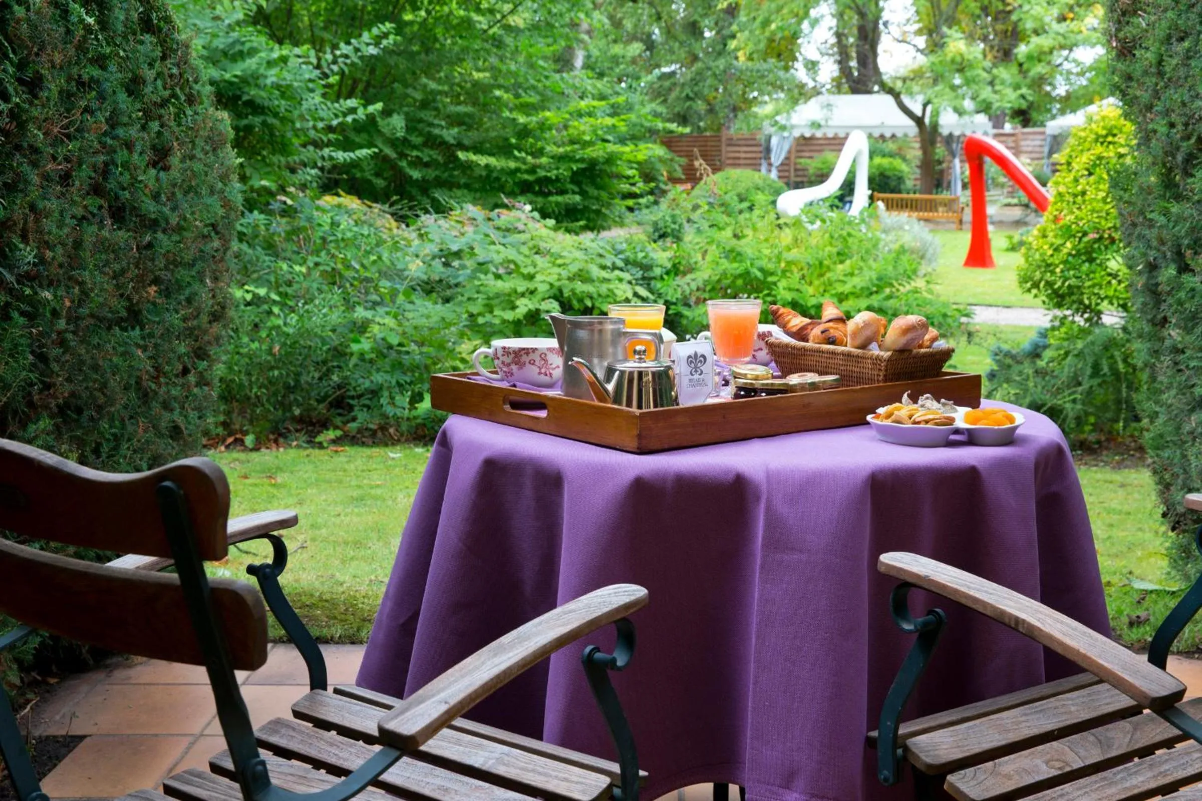 View (from property/room) in Cazaudehore, hôtel de charme au vert