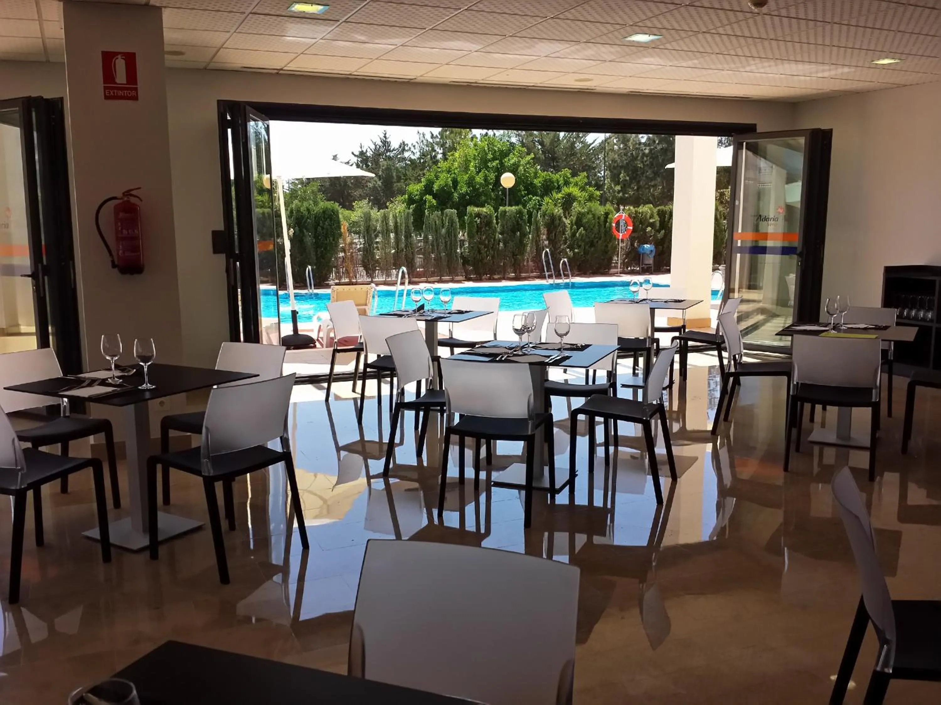 Restaurant/places to eat in Hotel Adaria Vera